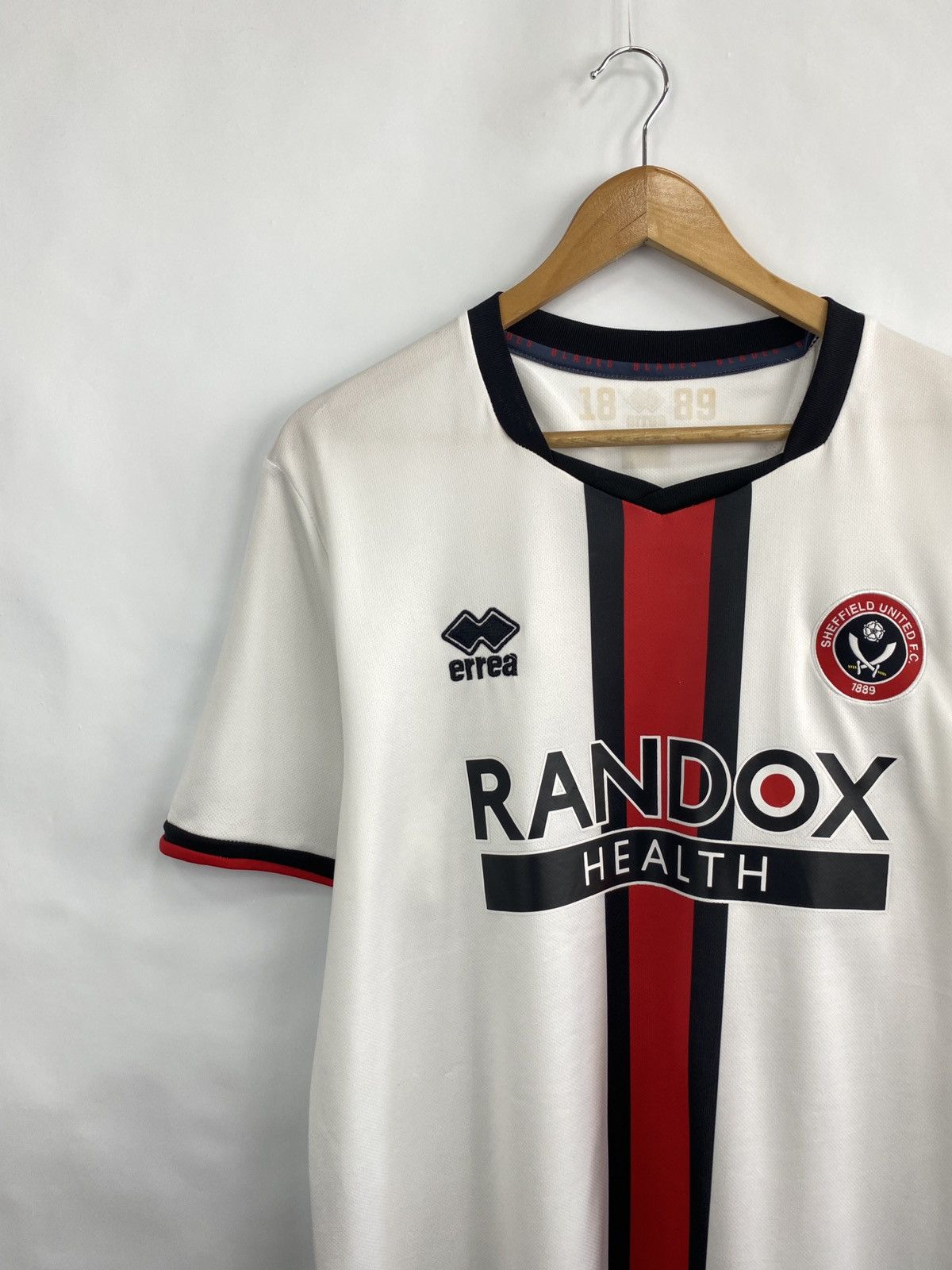 Errea 🏴󠁧󠁢󠁥󠁮󠁧󠁿 Vintage Sheffield United Errea Soccer Jersey Rare Retro Size US M / EU 48-50 / 2 - 2 Thumbnail