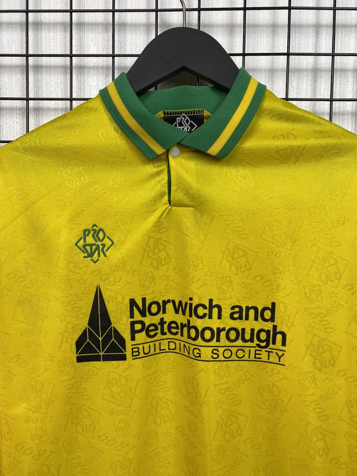 Vintage Vintage Norwich #12 Player Pro Star Football Jersey Men’s M Size US M / EU 48-50 / 2 - 3 Thumbnail
