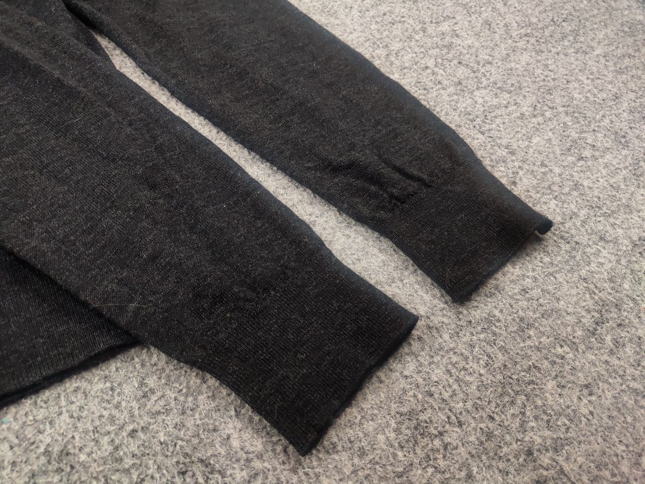 Hugo Boss Hugo Boss light wool Sweater high turtleneck collar Gray Size US M / EU 48-50 / 2 - 11 Thumbnail