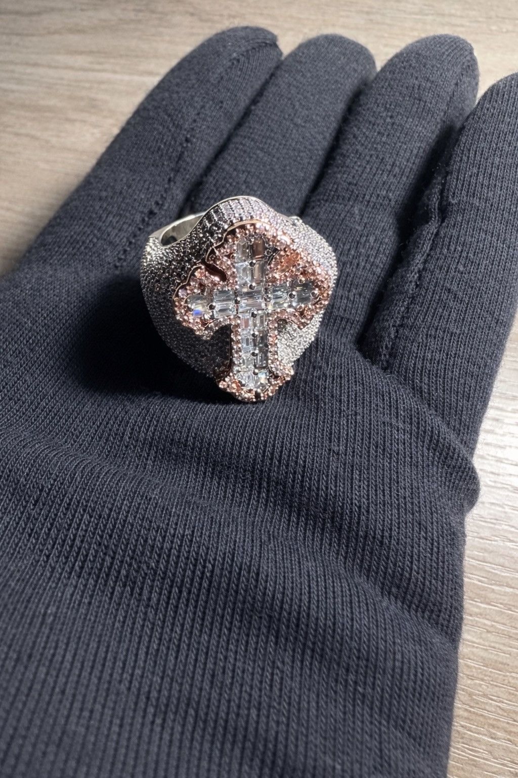 Other Iced Cross Ring 💎 Pink Silver Baguette Stones ✝️ size 8 Size ONE SIZE - 2 Thumbnail
