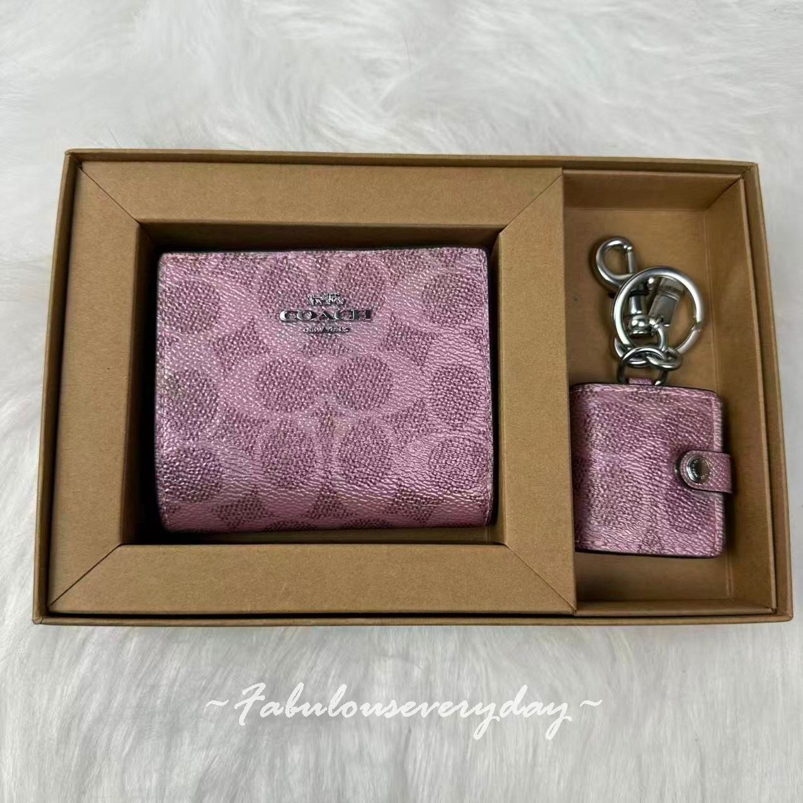 Coach Coach Boxed Snap Wallet Picture Frame Charm Signature Canvas Size ONE SIZE - 1 Thumbnail