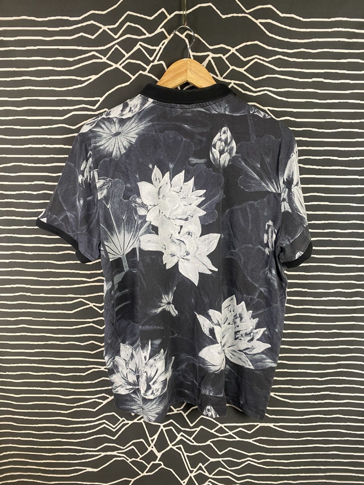 H&M × Other H&M floral polo tee Size US XL / EU 56 / 4 - 2 Thumbnail