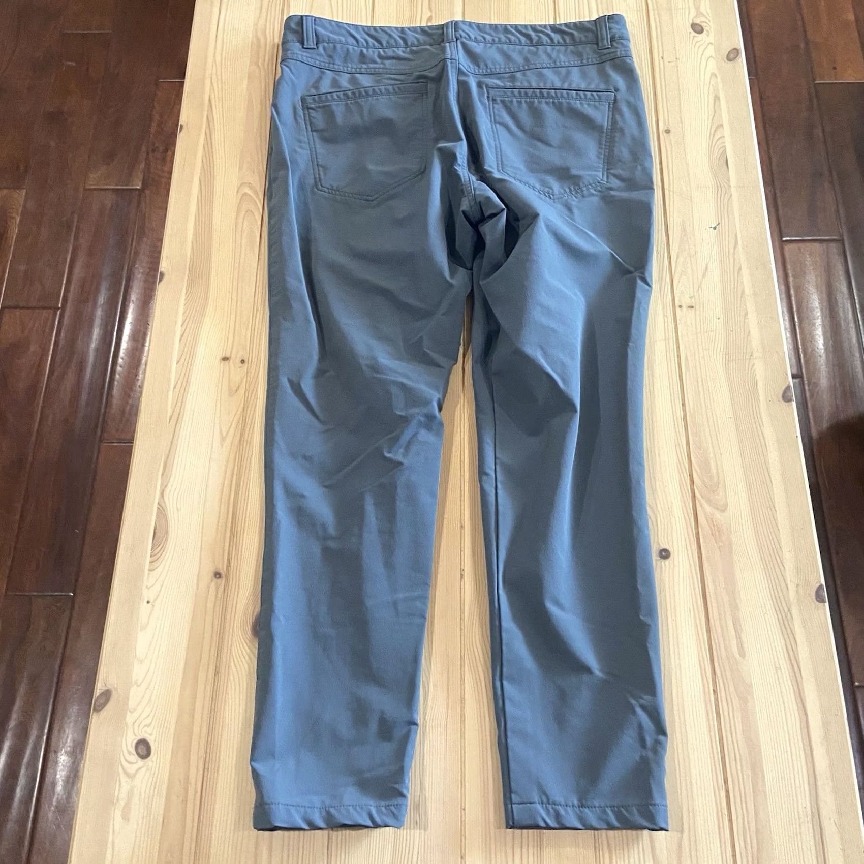 Peter Millar Peter Millar Crown Crafted Pants Mens 34 Gray EB510 Performance Stretch Slim Chino Pocket Moisture Wicking Flat Front 26in Inseam Size US 34 / EU 50 - 2 Thumbnail