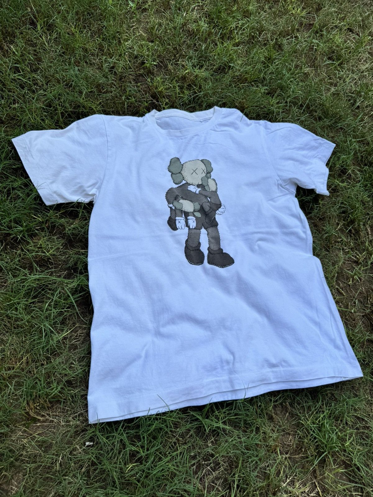 Kaws KAWS x UNIQLO Clean Slate UT SS19 T-shirt The t-shirt Size US M / EU 48-50 / 2 - 3 Thumbnail