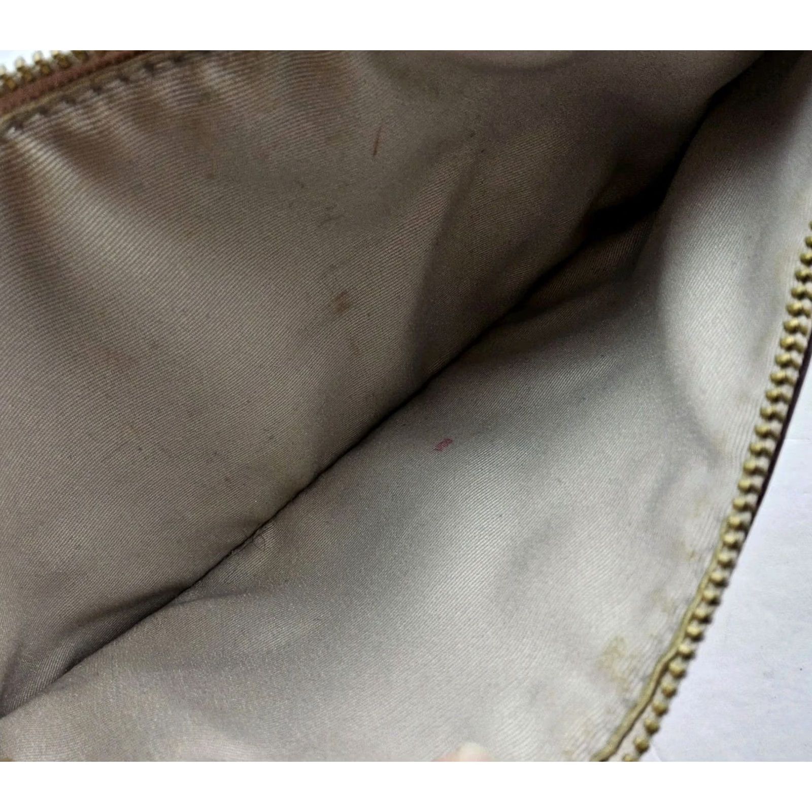 Coach Coach Leather Zipper Pouch Clutch Bag Wallet Womens Clutch Ivory Leather Zipper 8.25x4.5 Size ONE SIZE - 3 Thumbnail