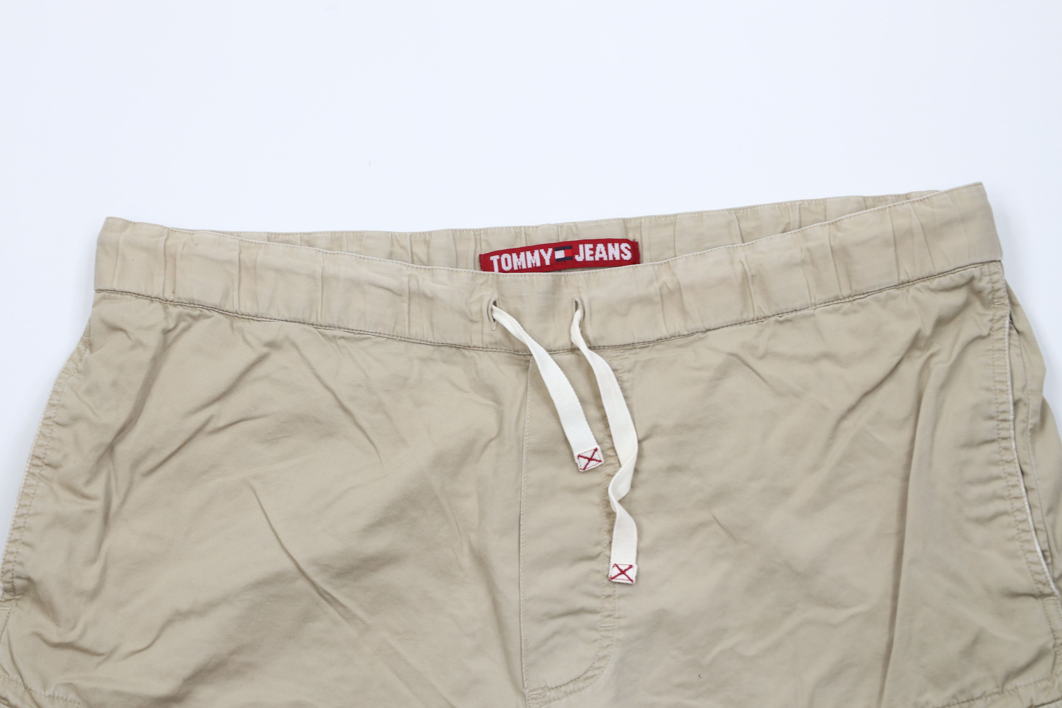 Tommy Hilfiger Vintage 90s Tommy Hilfiger Spell Baggy Cargo Shorts Khaki Size US 35 - 2 Thumbnail