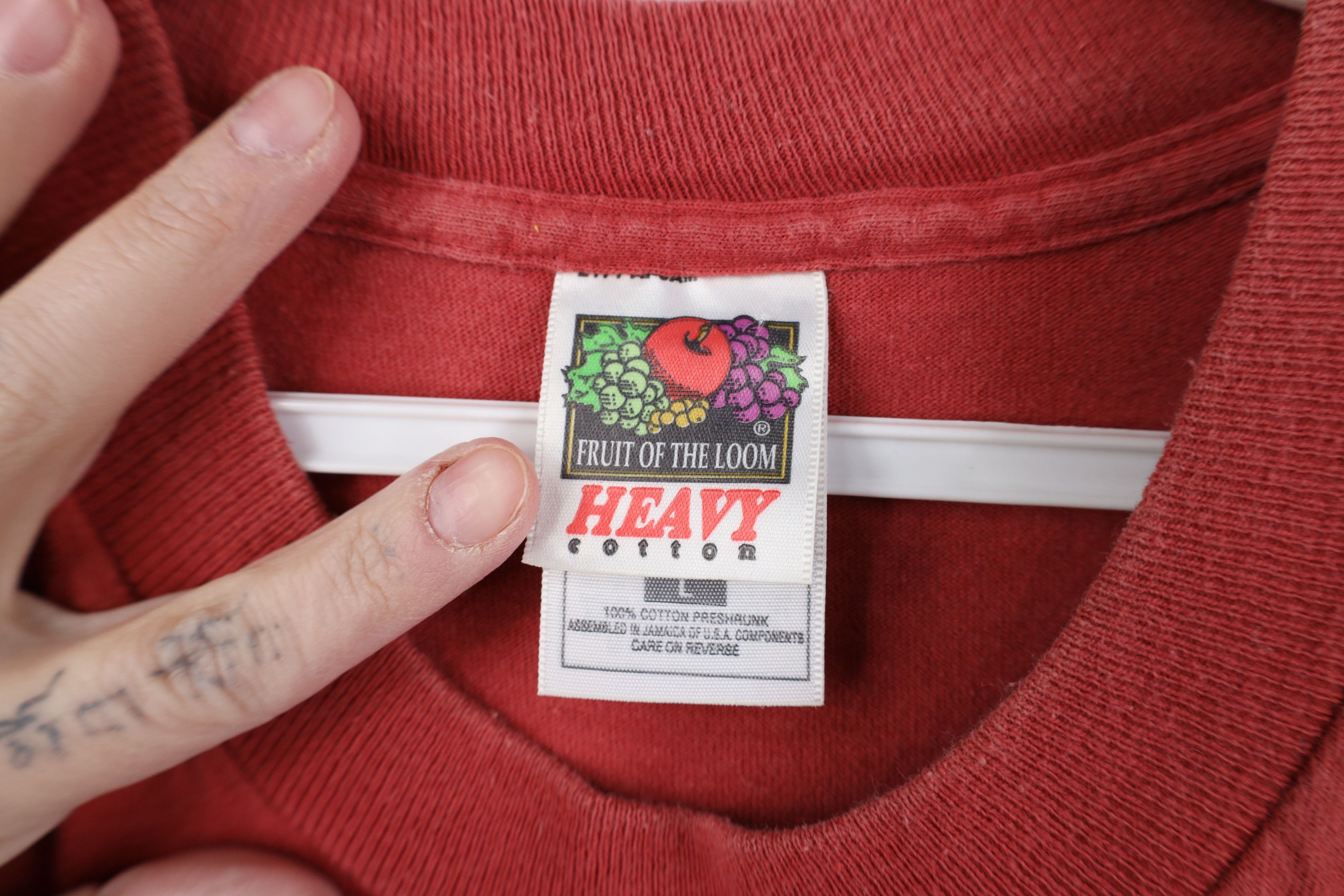 Vintage Vintage 90s Streetwear Kokopelli Aspen Skiing T-Shirt Red Size US L / EU 52-54 / 3 - 10 Thumbnail