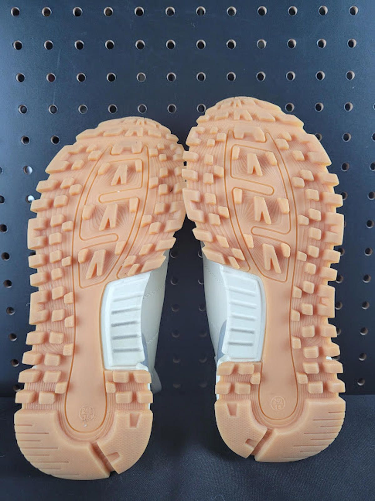 Unknown London New Stylish Women's Sneakers Size 7 - Slight Scuffing Size US 7 / IT 37 - 4 Thumbnail