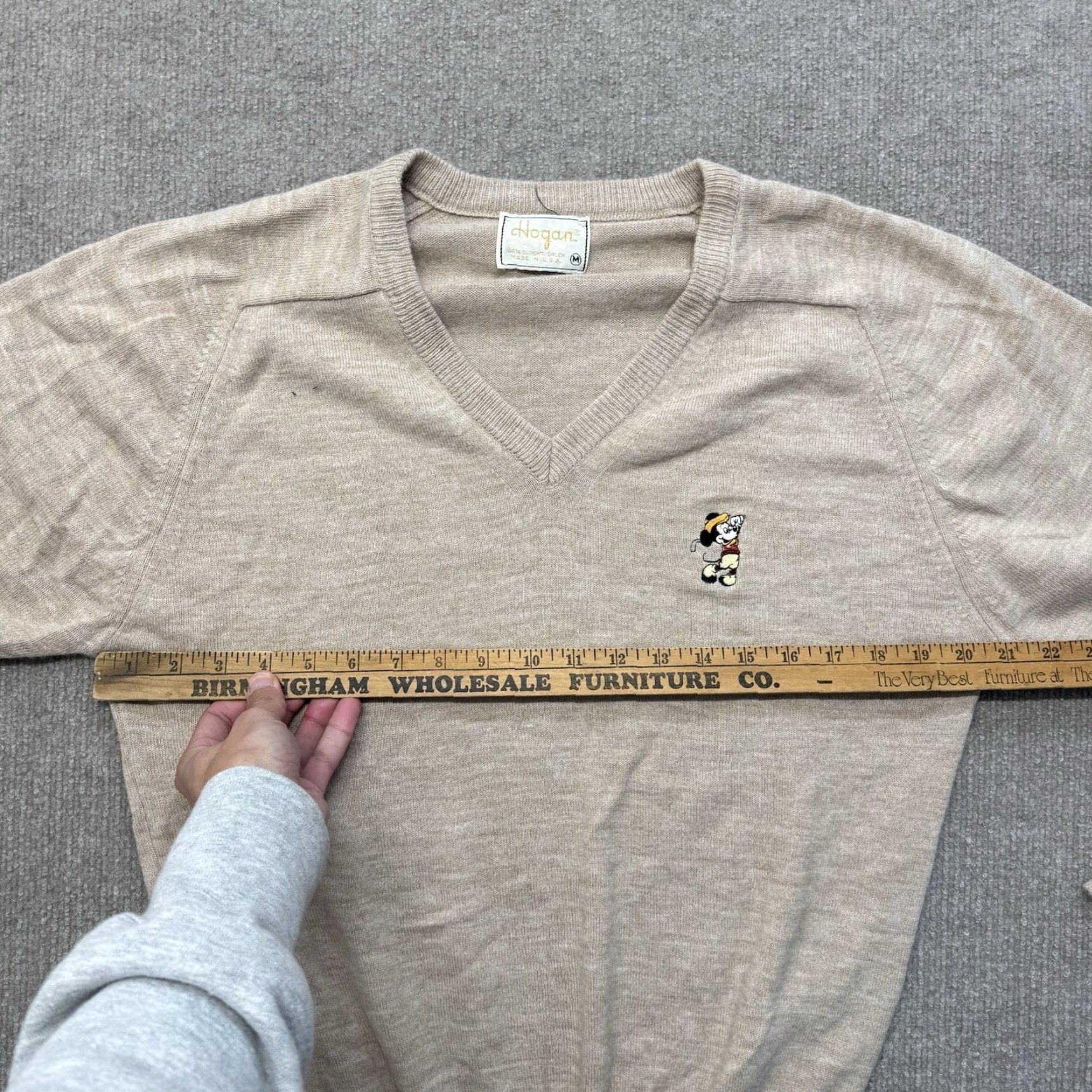 Vintage VINTAGE Disney Golf Mickey Mouse Knit V Neck Sweater USA Made M Orlon 70s Size US M / EU 48-50 / 2 - 6 Thumbnail