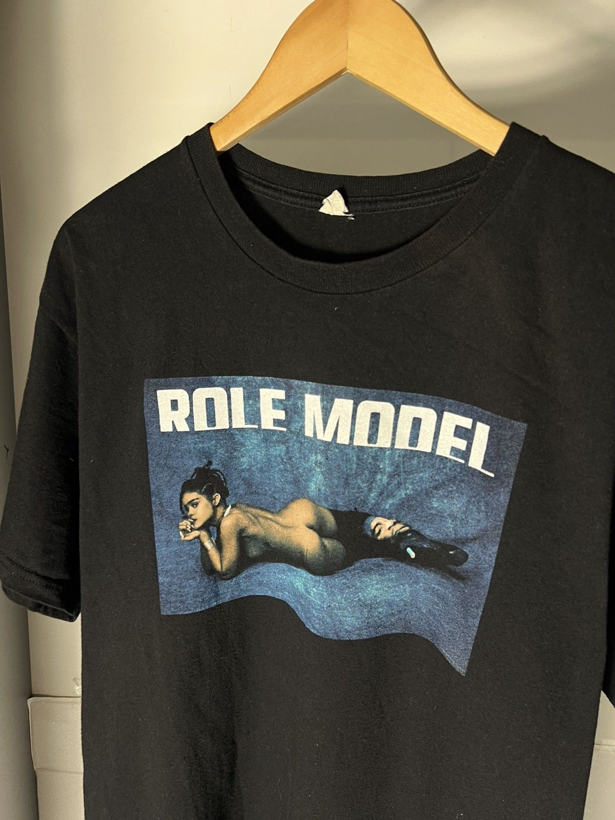 Rap Tees VINTAGE RIHANNA SEXY BIG LOGO T-SHIRT HIP HOP CASUAL Y2K 90s Size US L / EU 52-54 / 3 - 4 Thumbnail