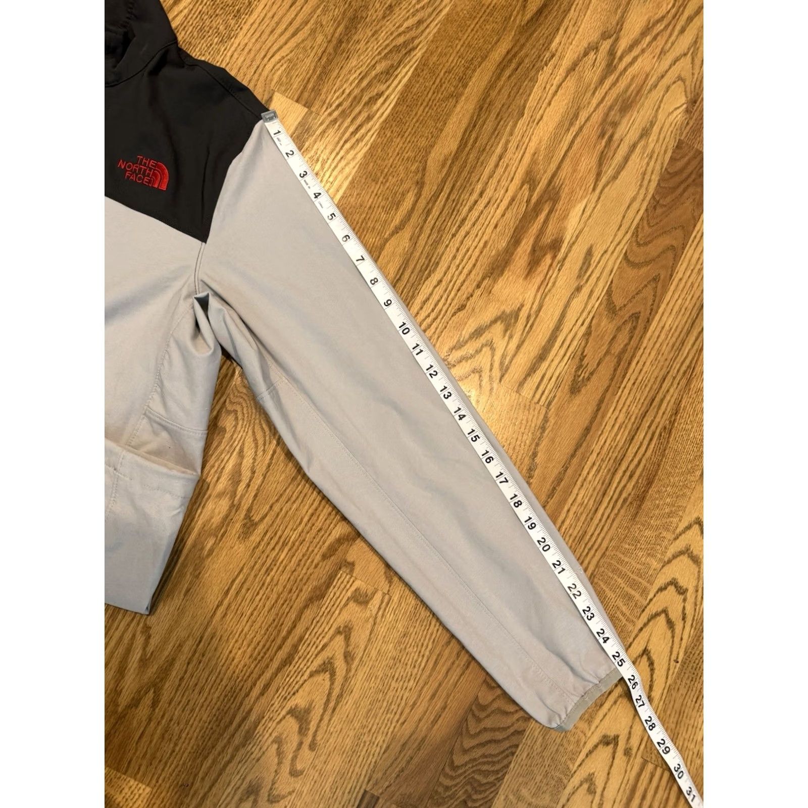 The North Face VINTAGE? The North Face 1/2 Zip Jacket Men’s Medium Windwall Grey PullOver Size US M / EU 48-50 / 2 - 8 Thumbnail