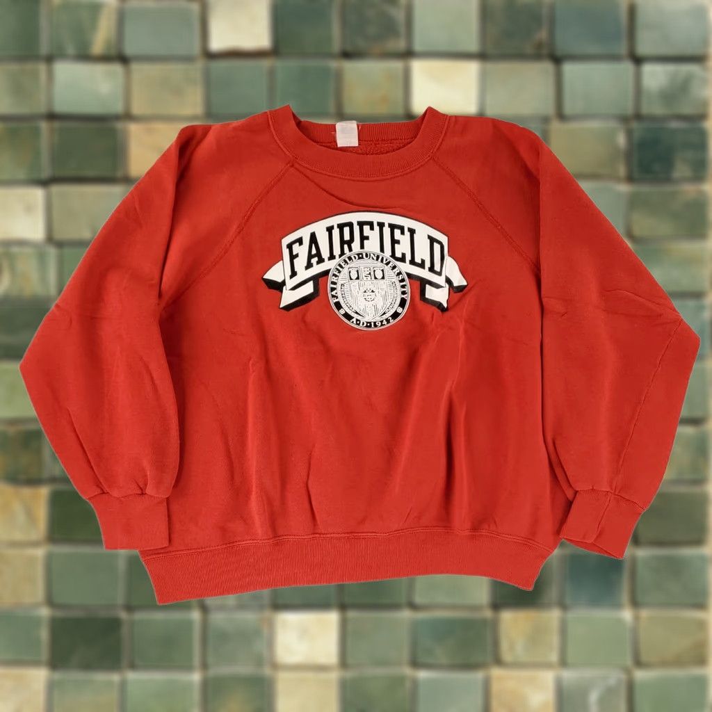 Champion VINTAGE Champion Sweatshirt Red XL Mens Fairfield University 80s Crew Neck Pullover Size US XL / EU 56 / 4 - 1 Thumbnail