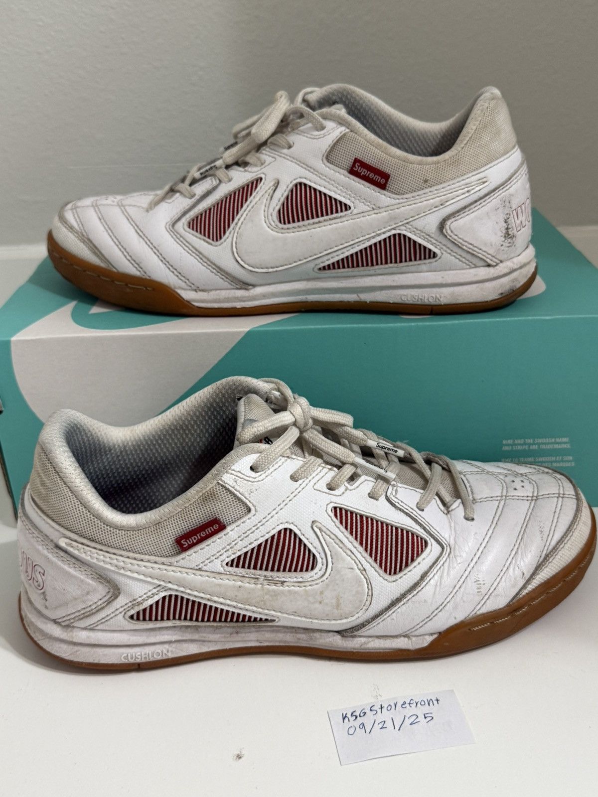 Nike × Supreme Supreme x Nike Gato SB Low White Size US 8 / EU 41 - 1 Thumbnail