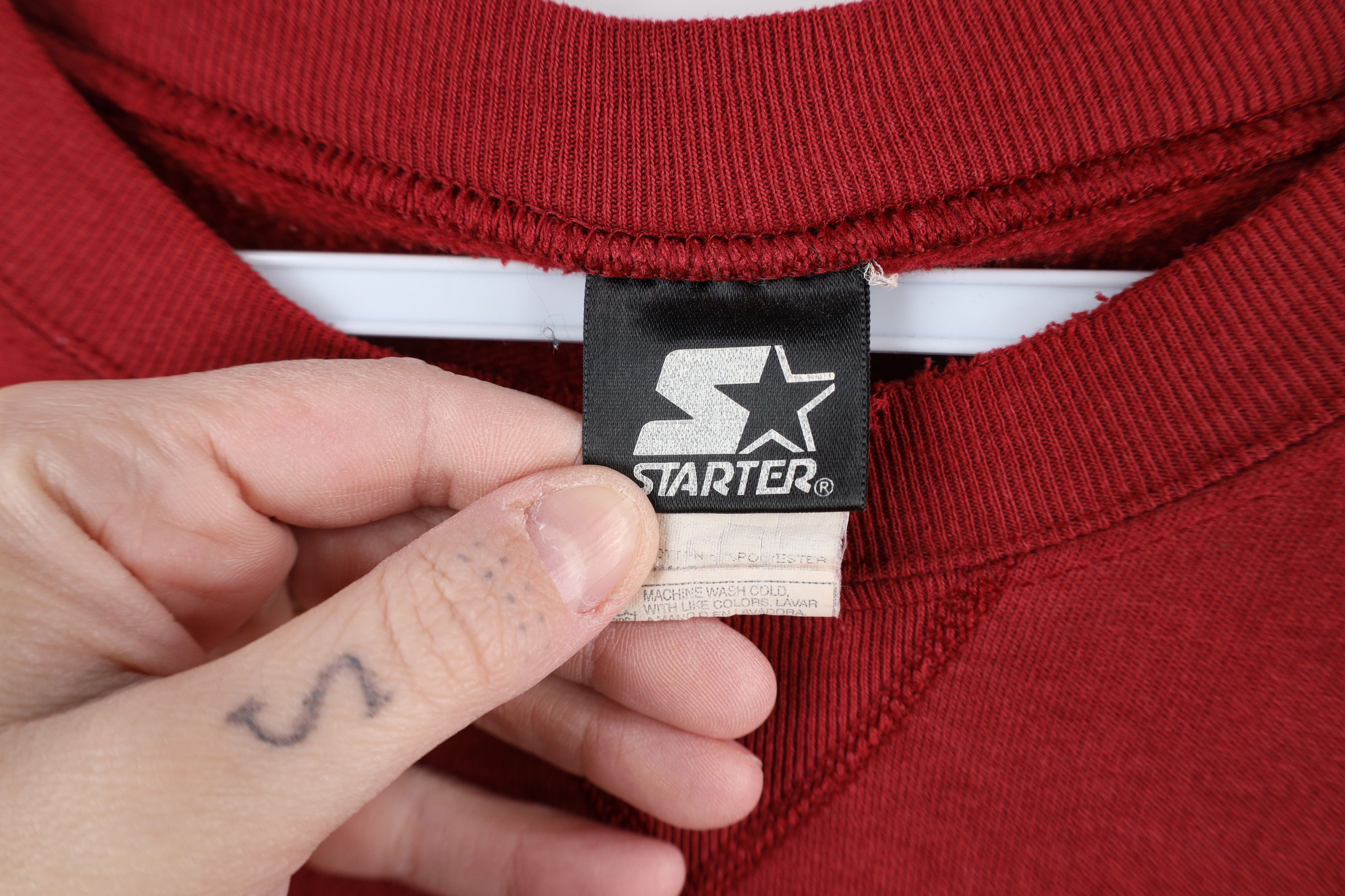 Starter × Vintage Vintage 90s Starter Thrashed Blank Crewneck Sweatshirt Red Size US L / EU 52-54 / 3 - 8 Thumbnail