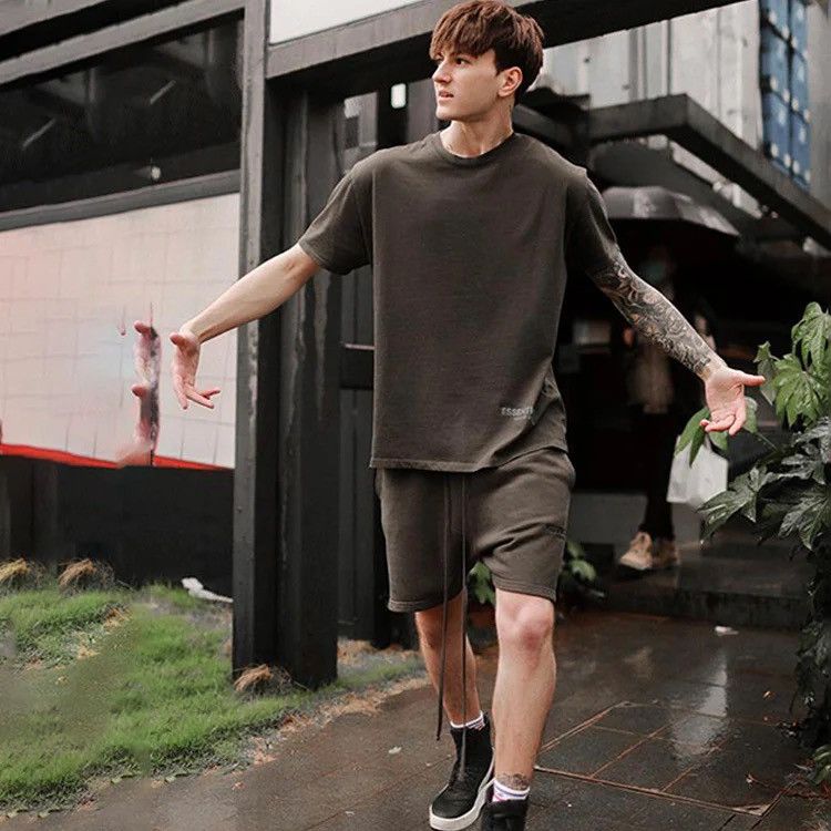 Essentials FEAR OF GOD ESSENTIAL OFFBLACK SWEATSHORT Size US 30 / EU 46 - 7 Thumbnail