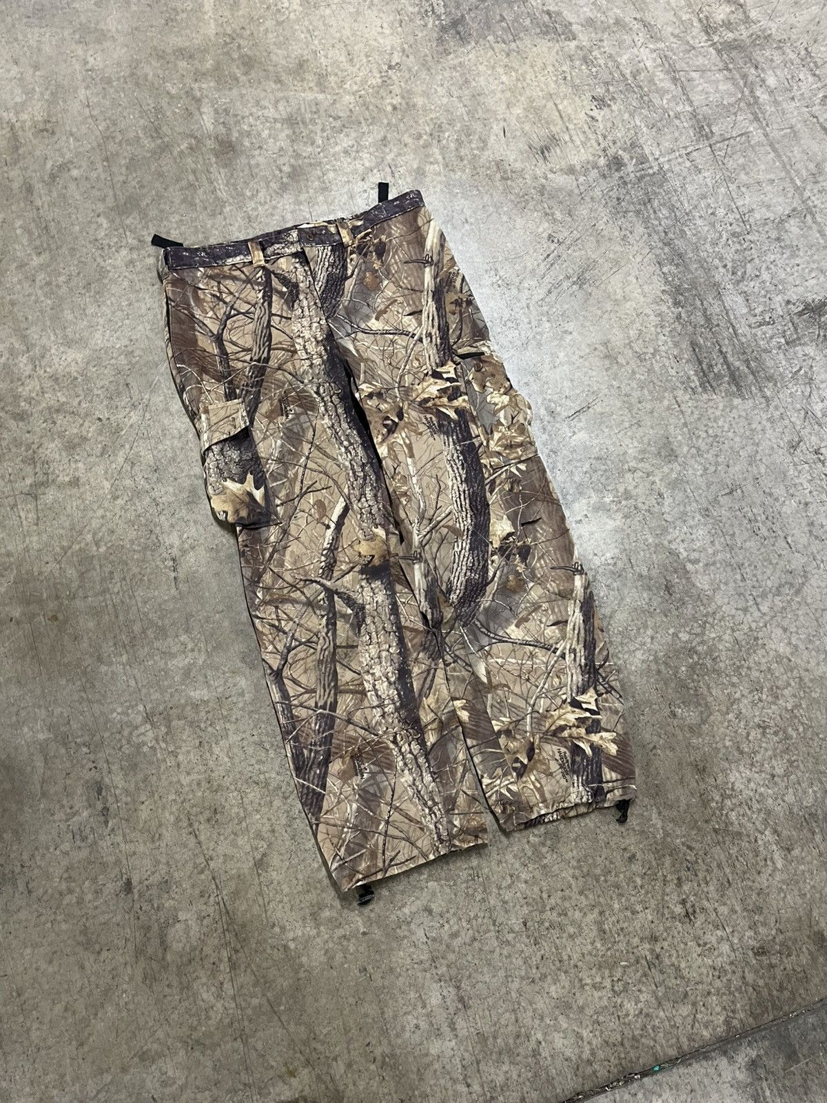 Realtree × Vintage Realtree camo baggy fit cargo pants streetwear hype Size US 38 / EU 54 - 1 Thumbnail
