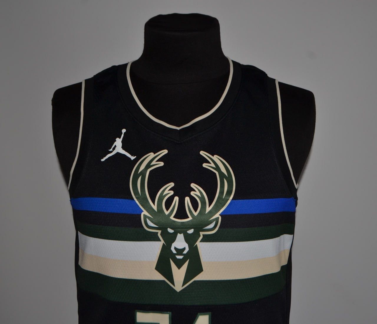 NBA NIKE Milwaukee Bucks Giannis Antetokounmpo Jersey Undershirt Size US L / EU 52-54 / 3 - 2 Thumbnail