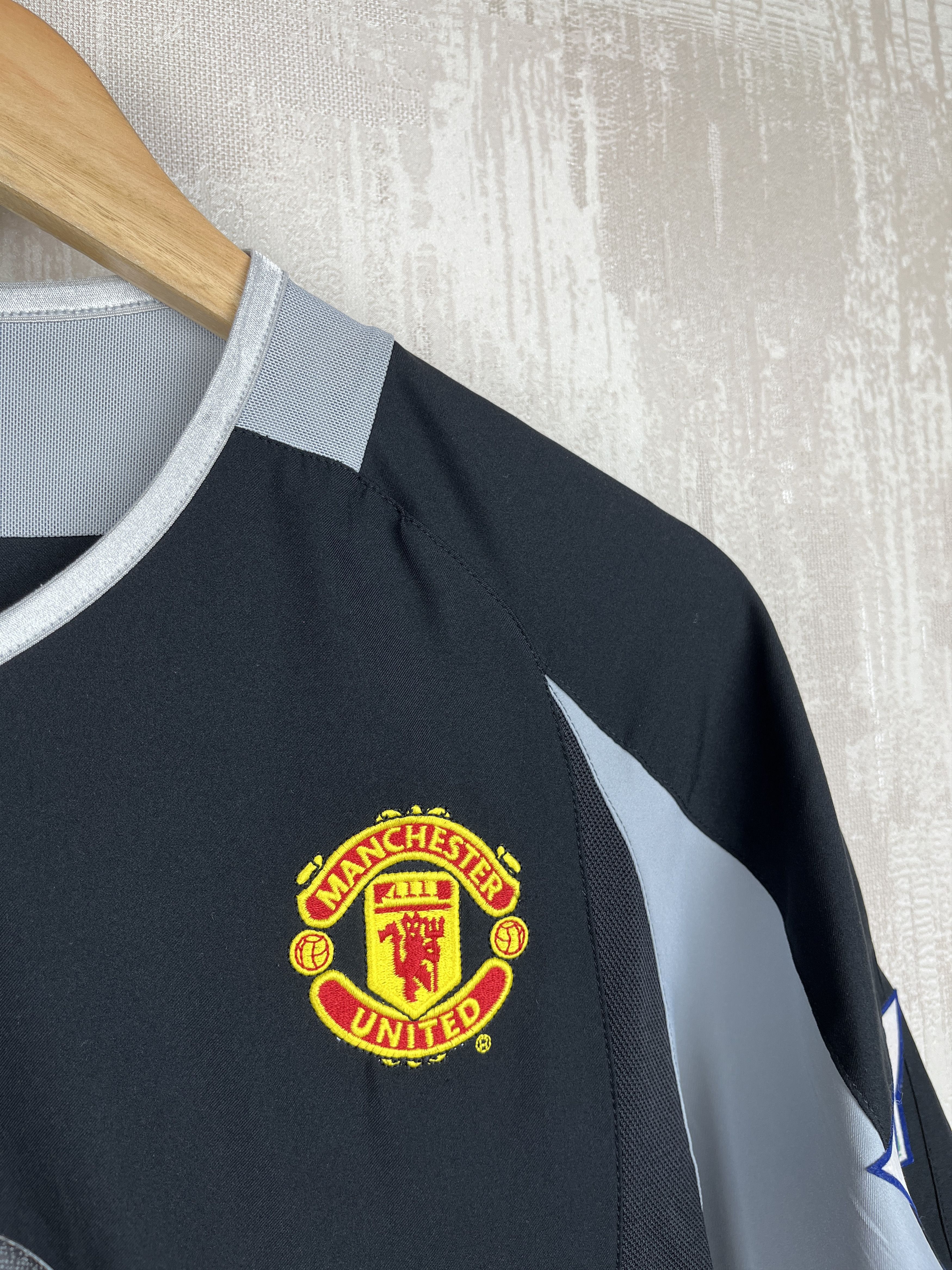 Nike 2002-2004 Manchester United # 27 Silvestre Soccer Jersey Size US S / EU 44-46 / 1 - 15 Thumbnail
