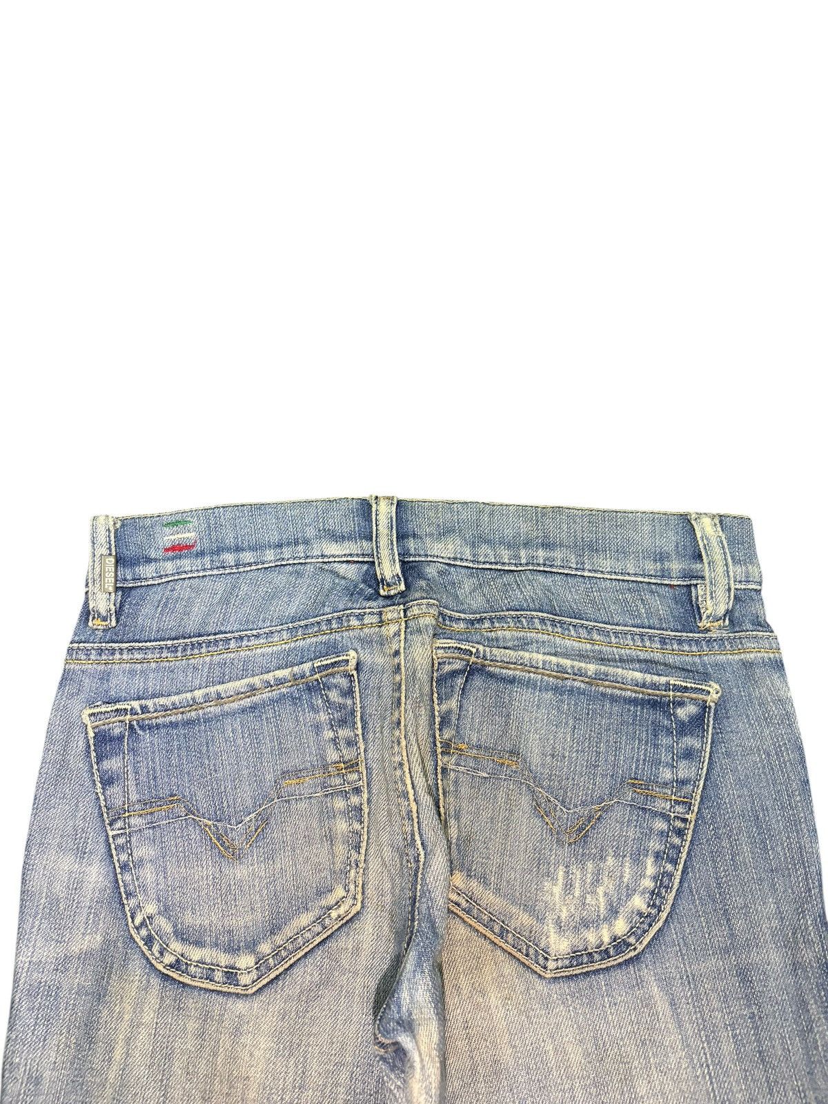 Diesel Vintage Italy Diesel Liv Distress Low Rise Flare Jeans Size 26" / US 2 / IT 38 - 4 Thumbnail