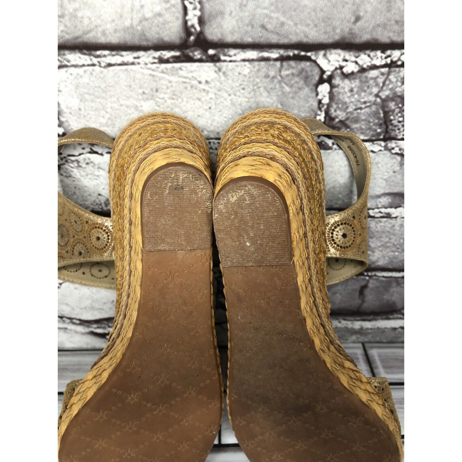 Johnston & Murphy Johnston & Murphy Georgiana Metallic Gold Leather Wedge Stra Size US 9.5 / IT 39.5 - 7 Thumbnail