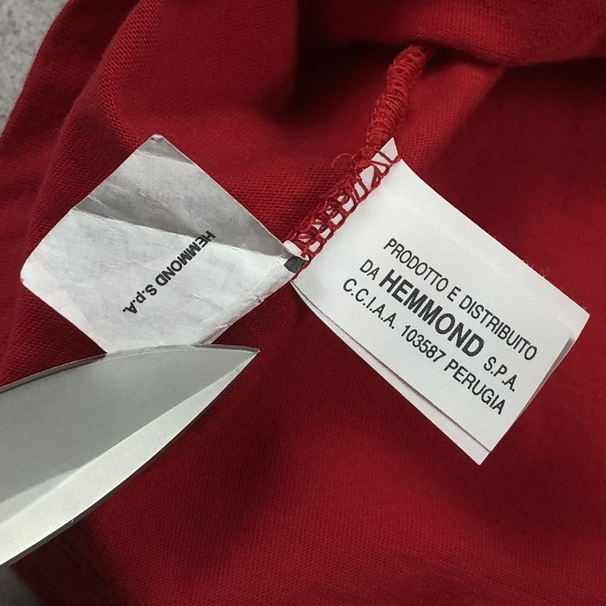 Valentino Vintage Valentino Sport Red Tee 90s Size US M / EU 48-50 / 2 - 14 Thumbnail