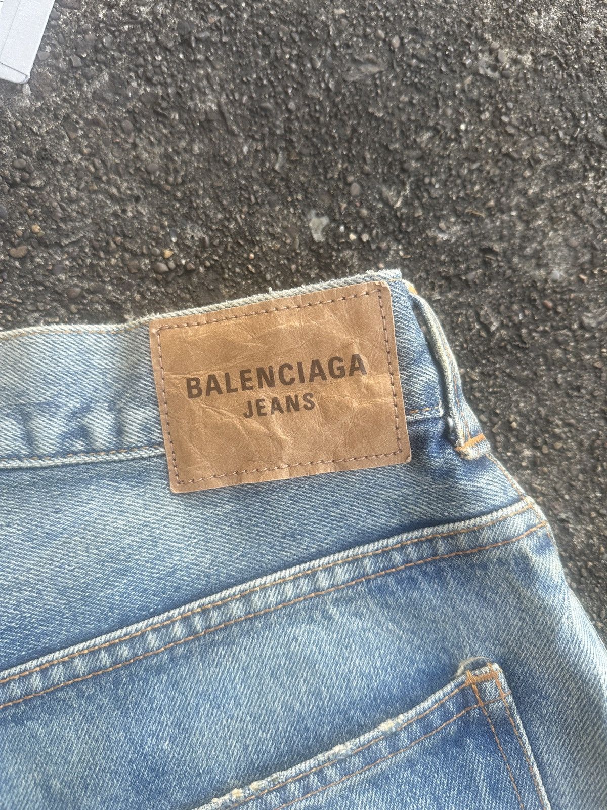 Balenciaga Balenciaga AW22 Waxed Baggy Blue Jeans Size US 34 / EU 50 - 4 Thumbnail