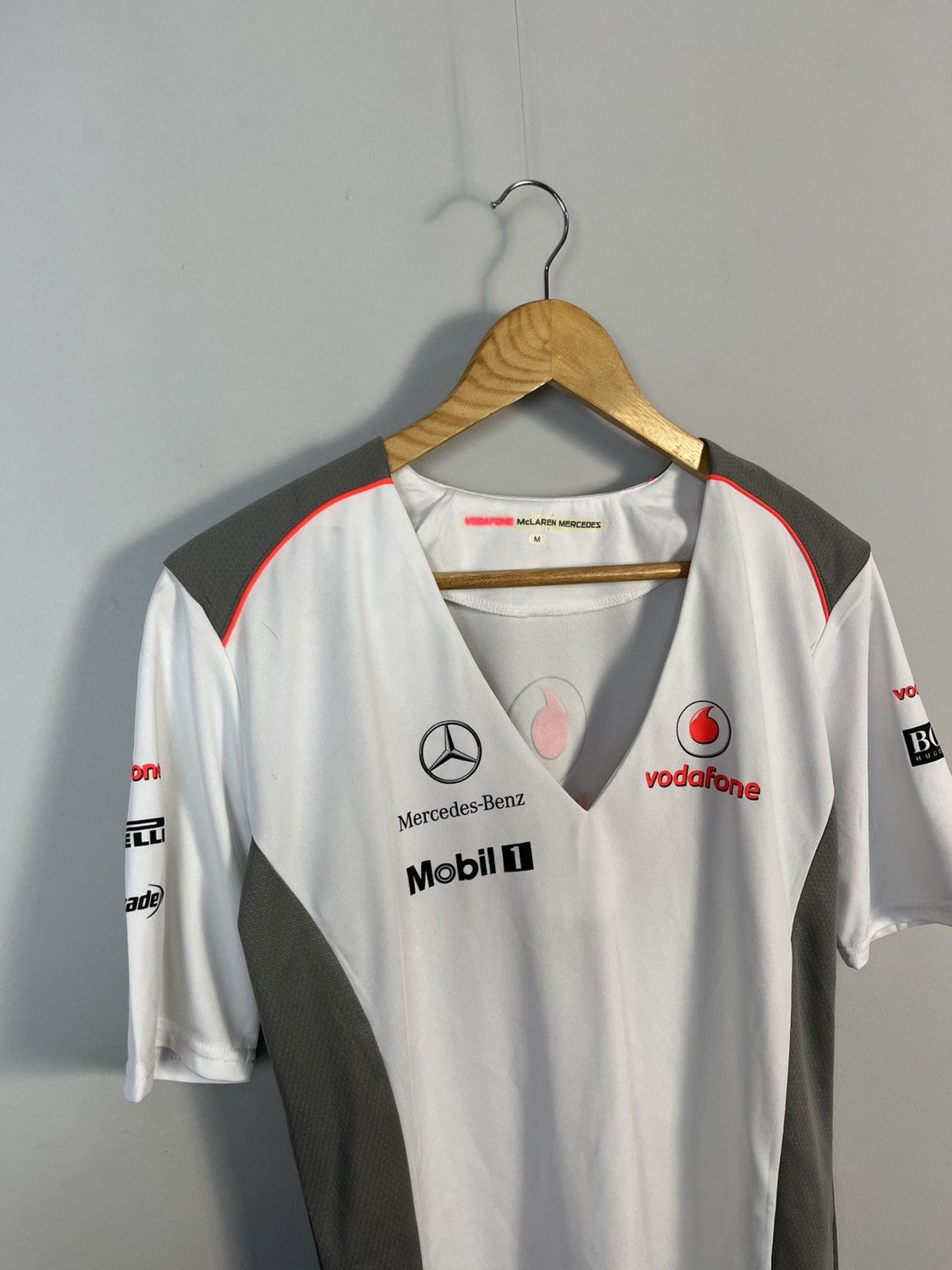 Formula 1 × Mercedes-Benz × Vintage Mercedes-Benz Vodafone F1 Vintage Tee Shirt Jersey Size M / US 6-8 / IT 42-44 - 2 Thumbnail