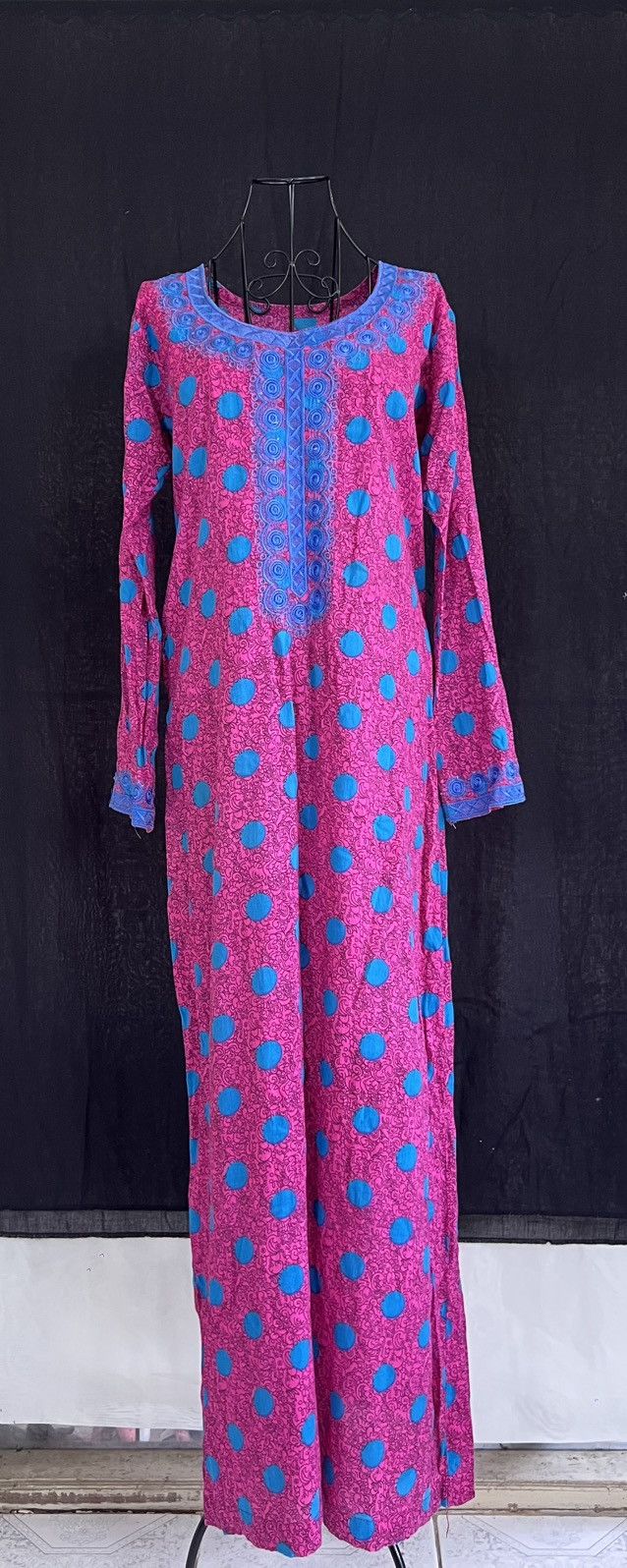 Other Vintage Jalabiya Embroidered Polka Dot Long Dres (Pink:Blue) Size M / US 6-8 / IT 42-44 - 1 Thumbnail