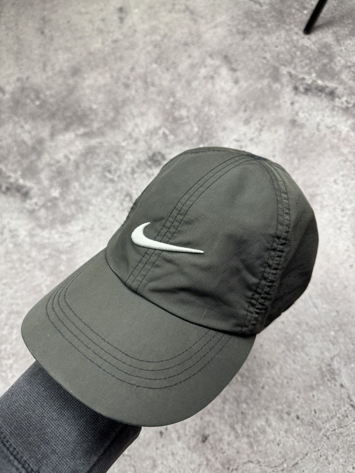 Nike Vintage Nike Golf Y2K Faded Distressed cap Japanesse Size ONE SIZE - 2 Thumbnail