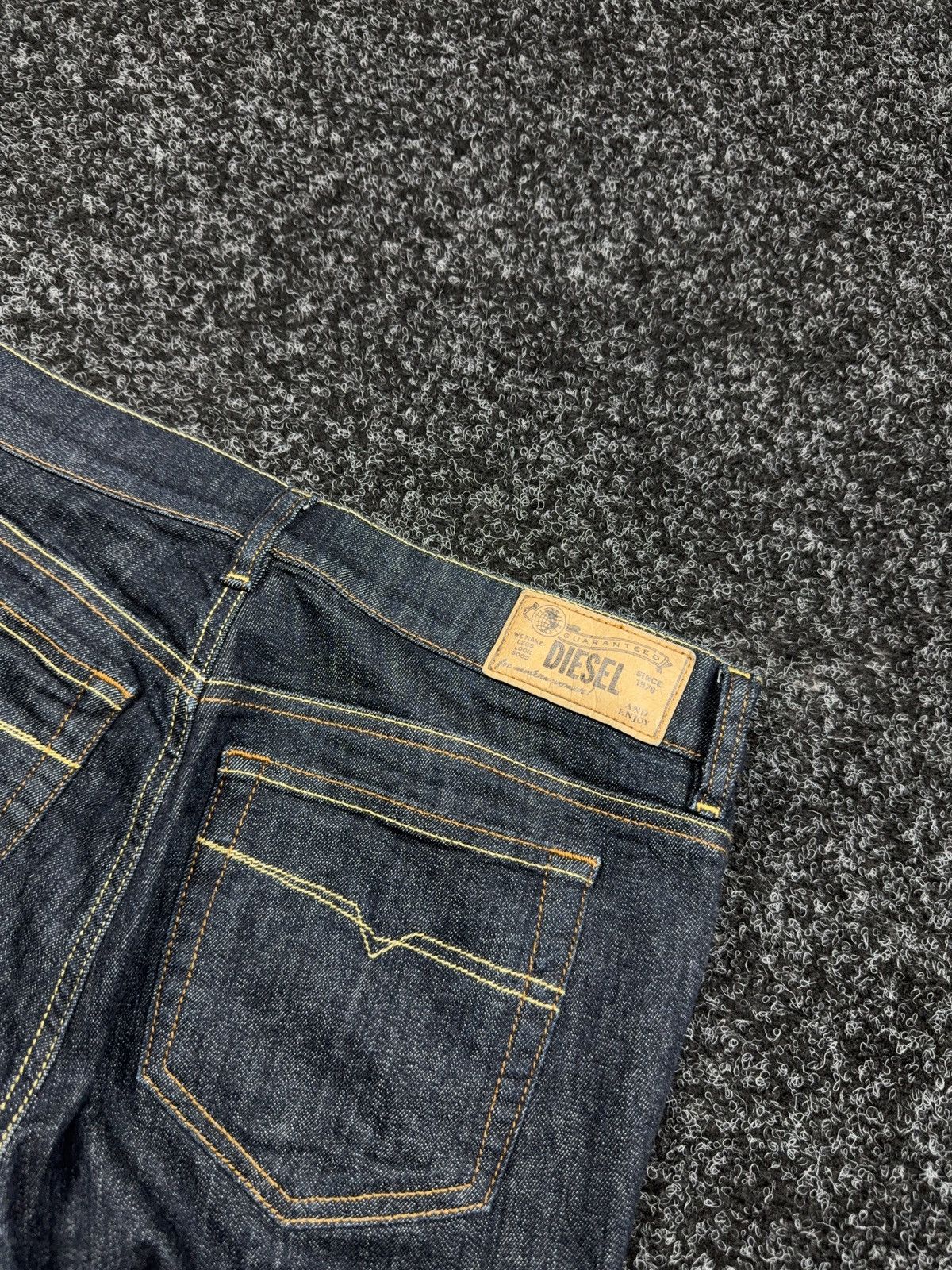 Diesel Luxury 00s Diesel Bootzee ST Slim Bootcut Flare Retro Jeans Size 27" / US 4 / IT 40 - 15 Thumbnail