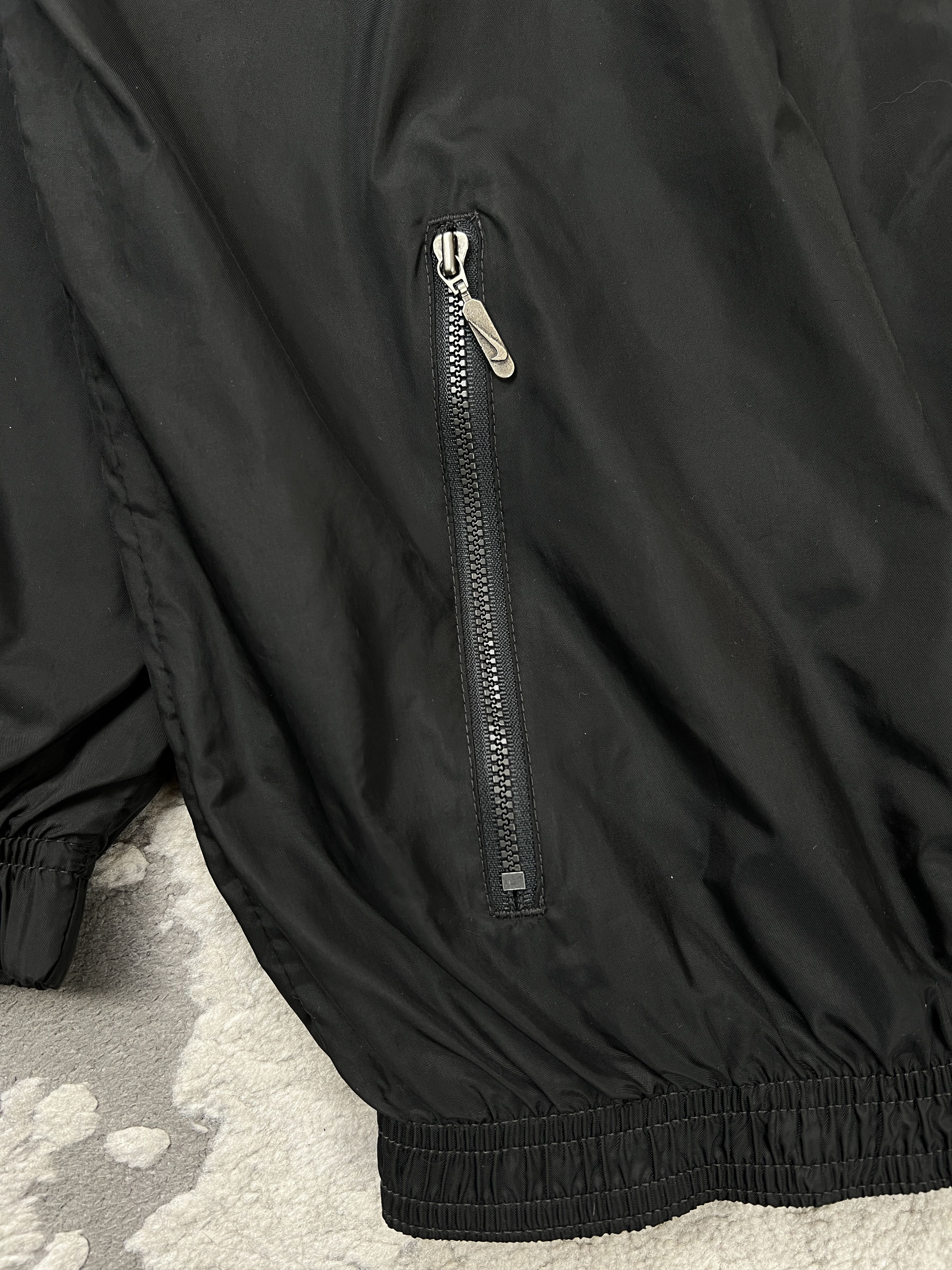 Nike Vintage 90s Nike Big Back Swoosh Windbreaker Light Jacket Size US XL / EU 56 / 4 - 5 Thumbnail