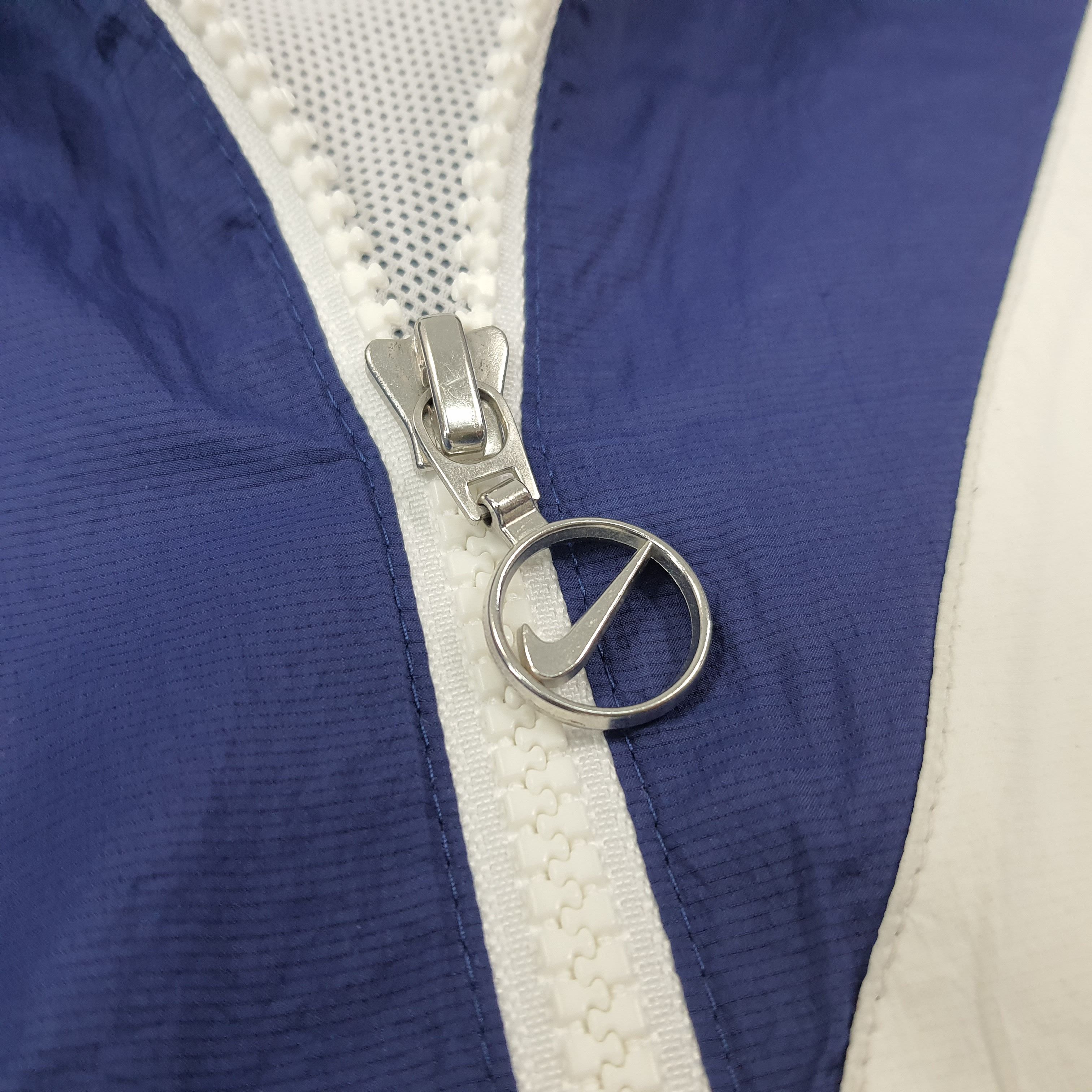 Nike × Vintage Vintage Nike Training Sports Jacket C229N22 Size US XL / EU 56 / 4 - 6 Thumbnail