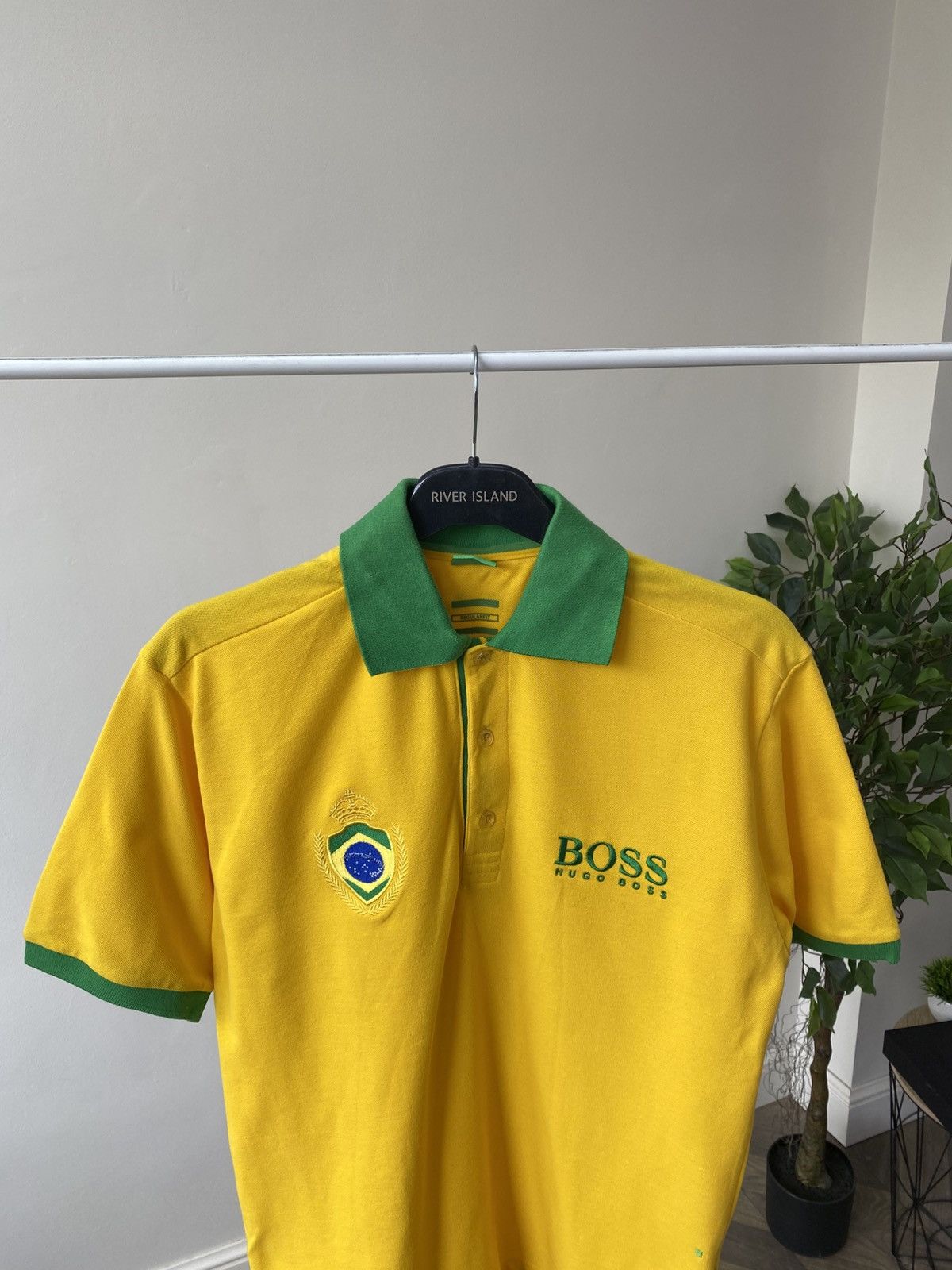 Hugo Boss × Vintage Vintage Hugo Boss Brazil Embroidered Yellow Green Polo Size US L / EU 52-54 / 3 - 6 Thumbnail