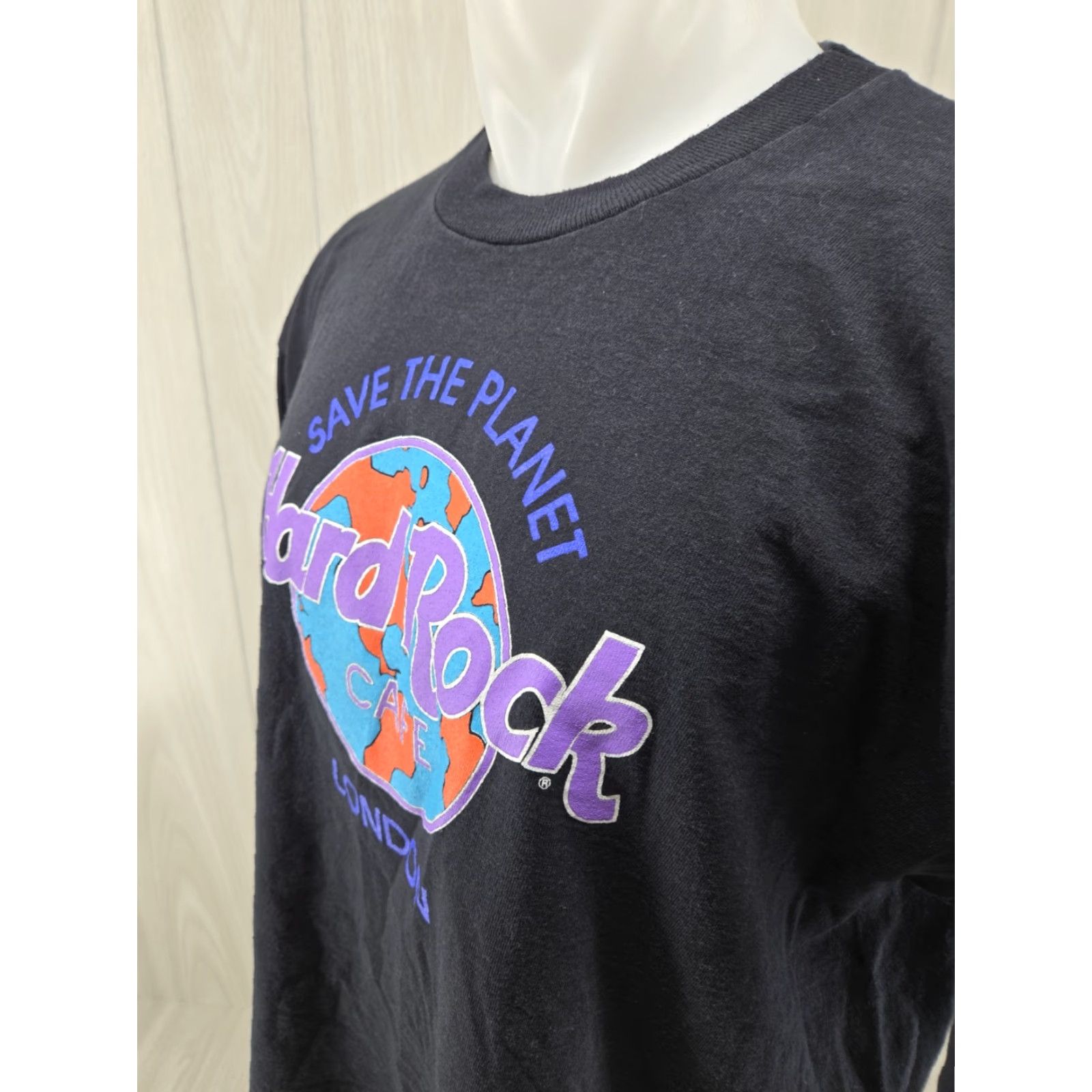Hard Rock Cafe VINTAGE Hard Rock Cafe London T-Shirt-Save the Planet XL Black Mens Short Sleeve Single Stitch Size US XL / EU 56 / 4 - 6 Thumbnail