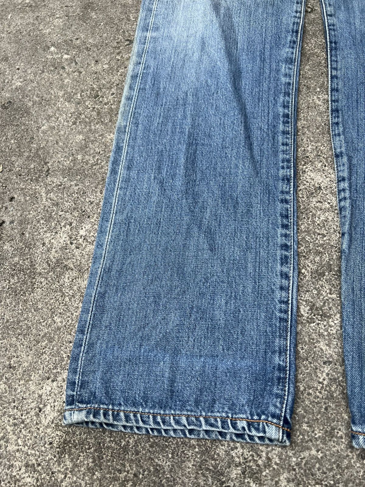 Levi's Vintage 90’s Levi’s 551Z Big E Selvedge Faded Jean Size US 30 / EU 46 - 8 Thumbnail