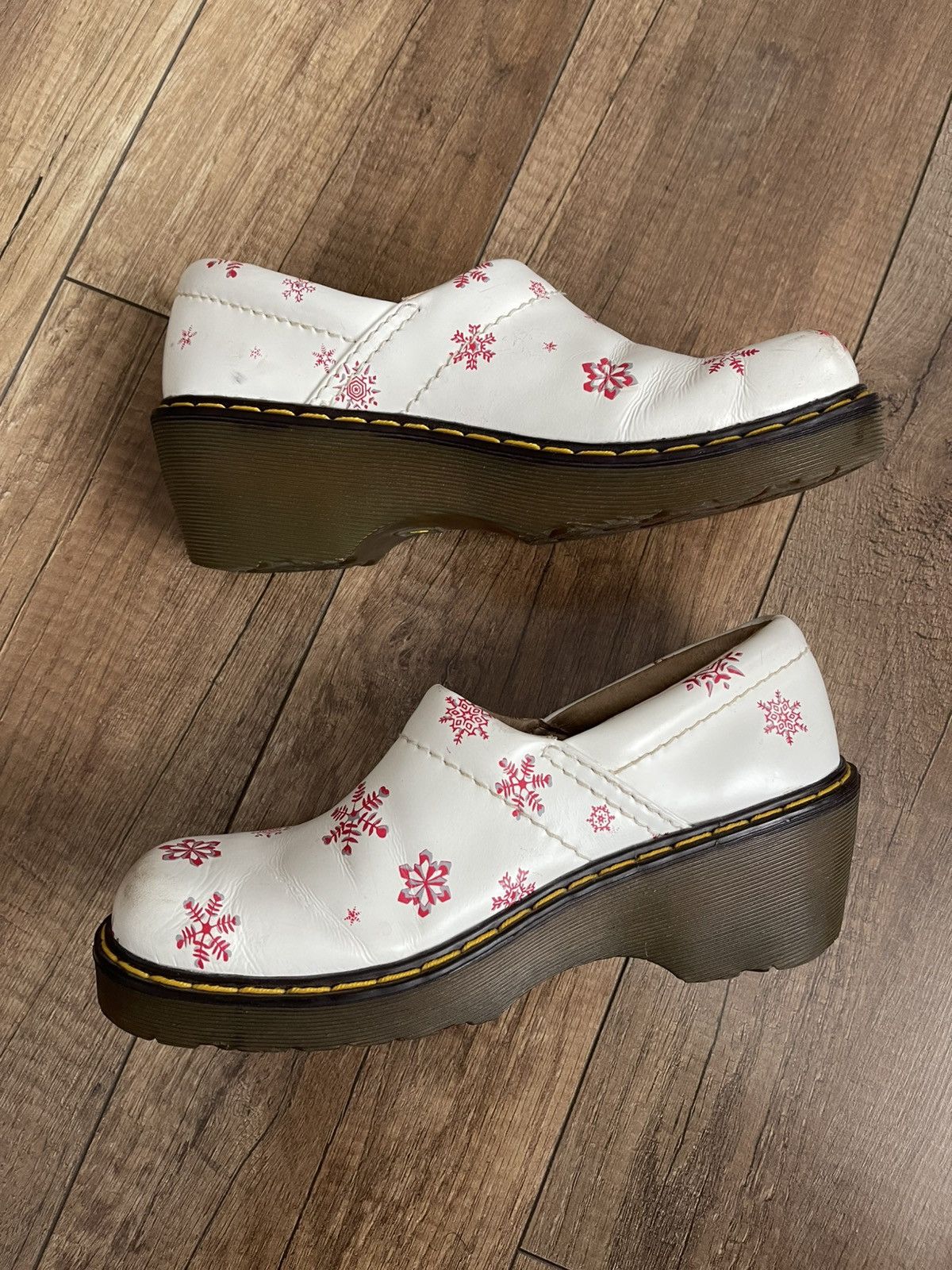 Dr. Martens Dr Martens Snowflake Boots Low Top Size US 6 / IT 36 - 7 Thumbnail