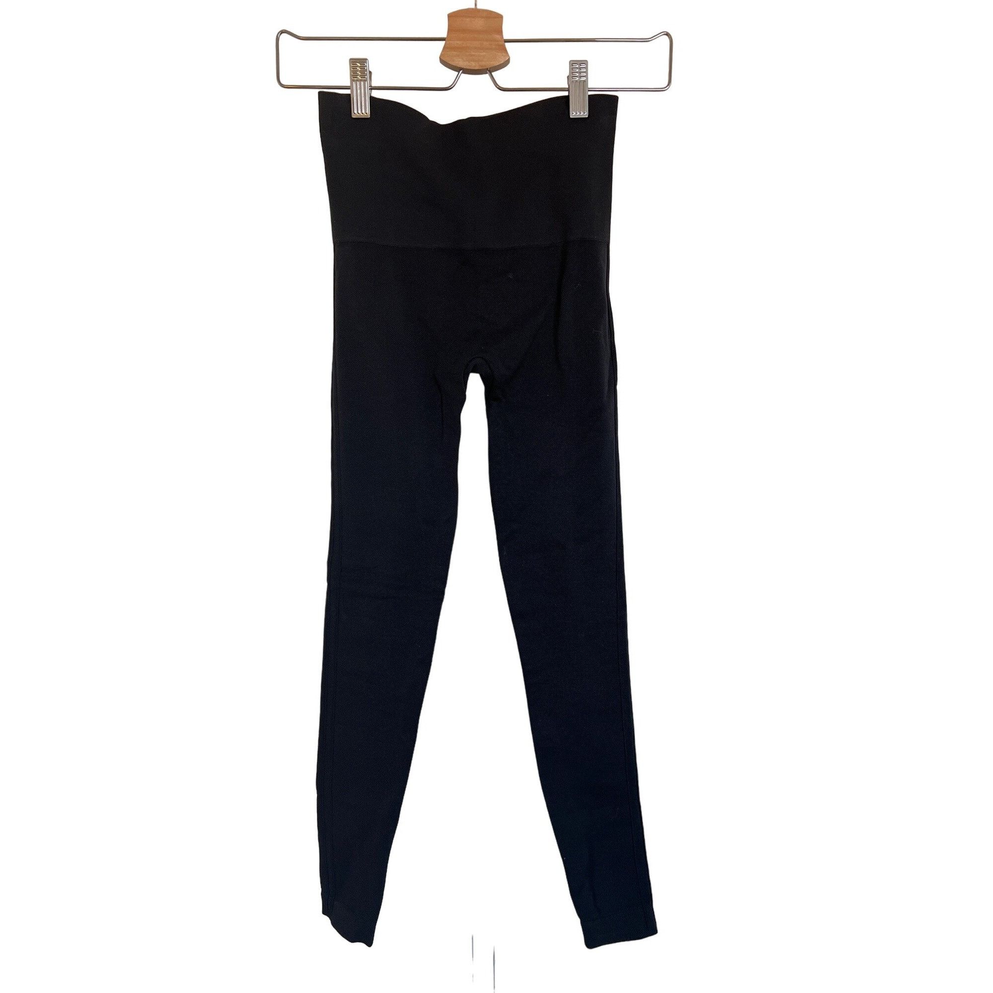 Spanx Spanx Black Seamless Ribbed Leggings Size 27" / US 4 / IT 40 - 1 Thumbnail