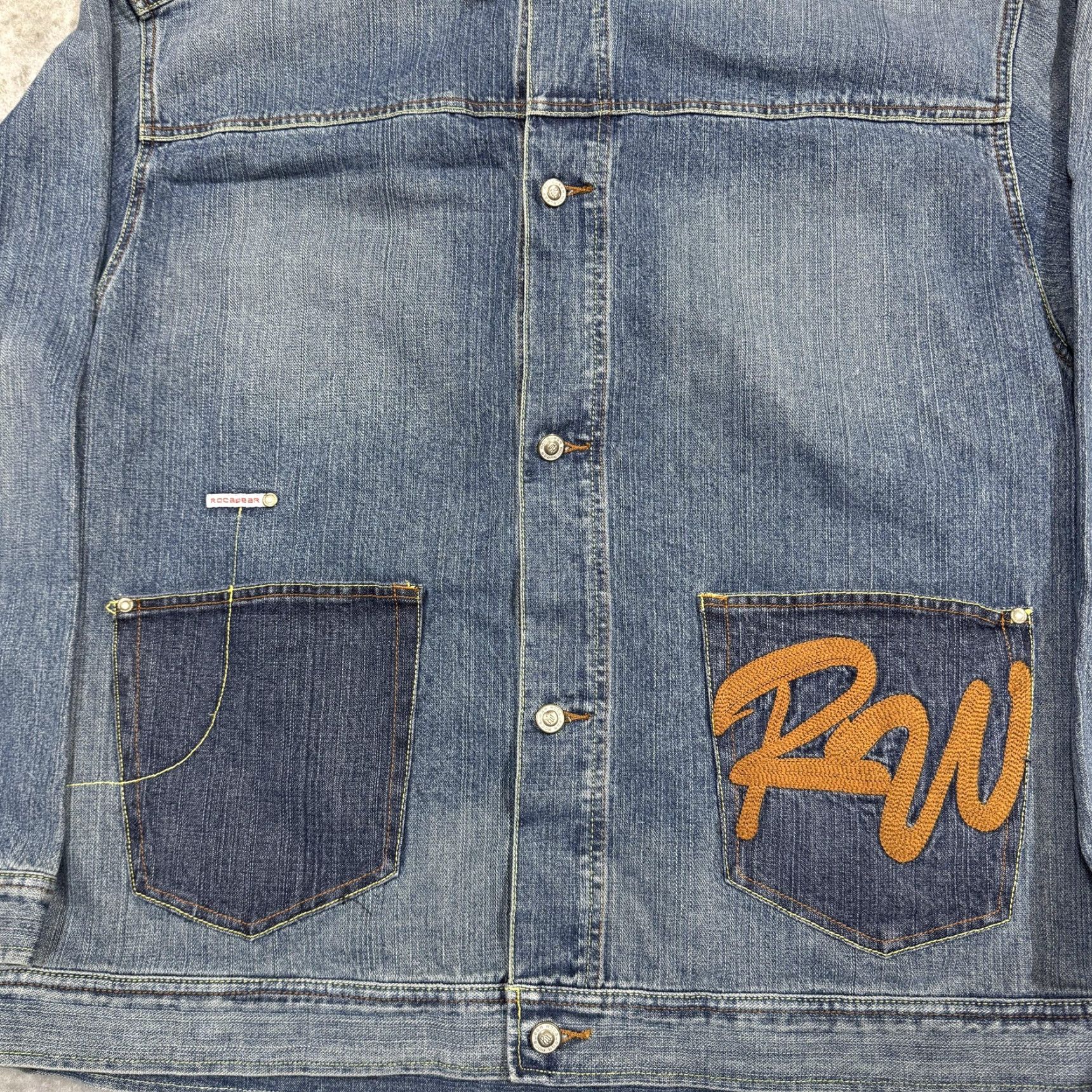 Rocawear Rocawear Jacket Mens XL Denim RW Logo Trucker Bomber Coat Blue Hip Hop Vintage? No Vintage. Size US 36 / EU 52 - 3 Thumbnail
