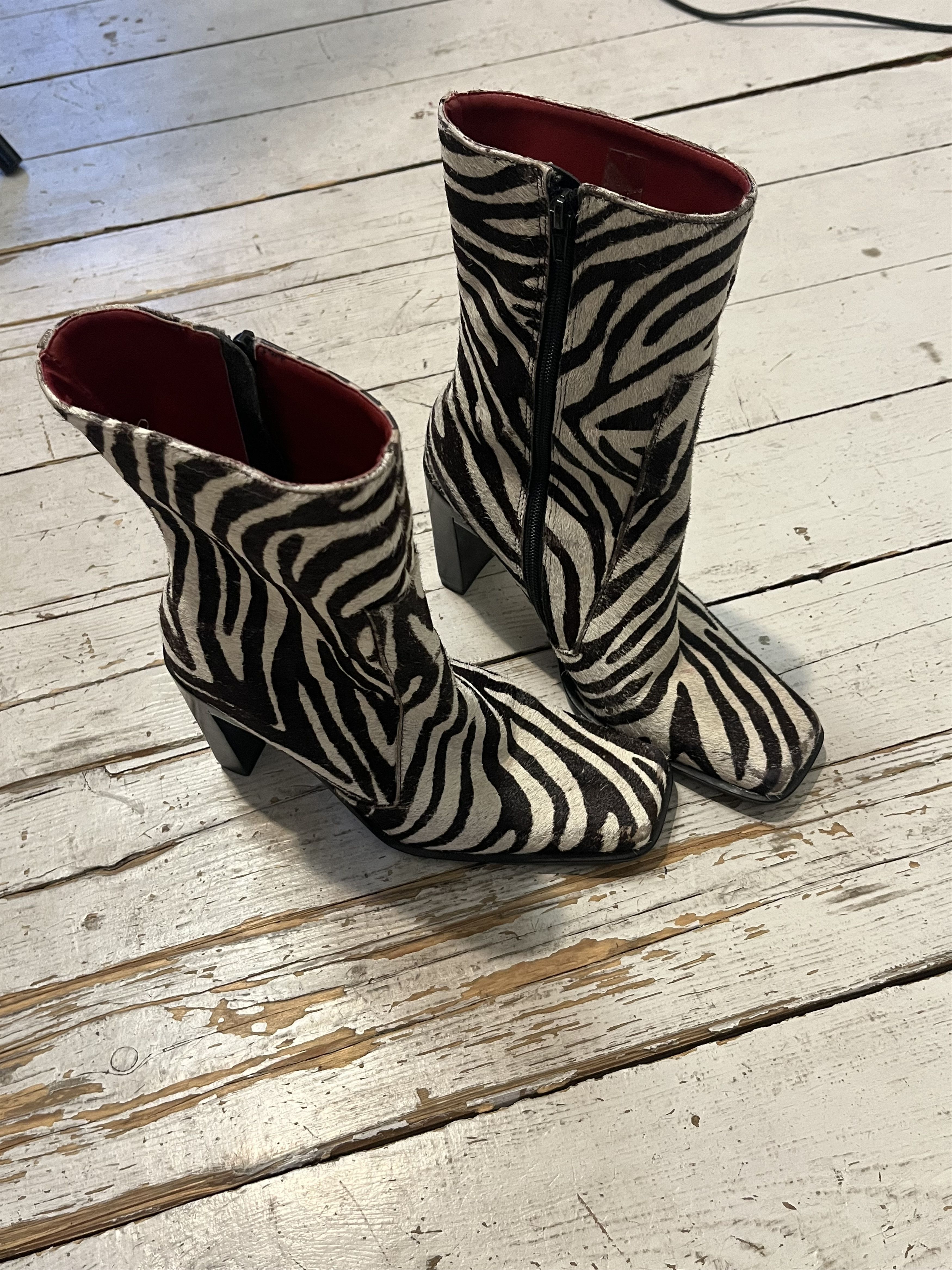 Japanese Brand × Vintage Vintage y2k Leather Heels Boots Zebra Pattern Made in Brazil Size US 9 / IT 39 - 3 Thumbnail