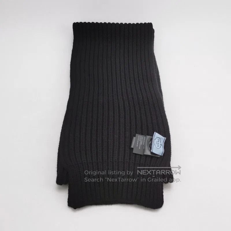 Prada Prada Black Textured Knit Scarf. Size ONE SIZE - 2 Thumbnail