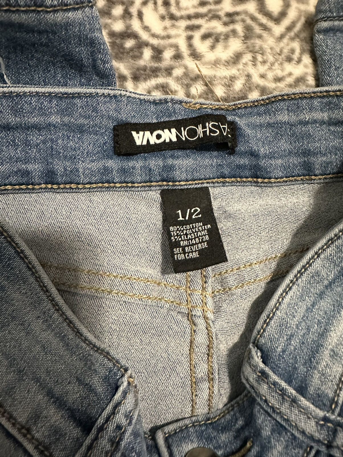 Fashion Nova Fashion Nova Jeans Medium Wash Size 1/2 Size 26" / US 2 / IT 38 - 7 Thumbnail