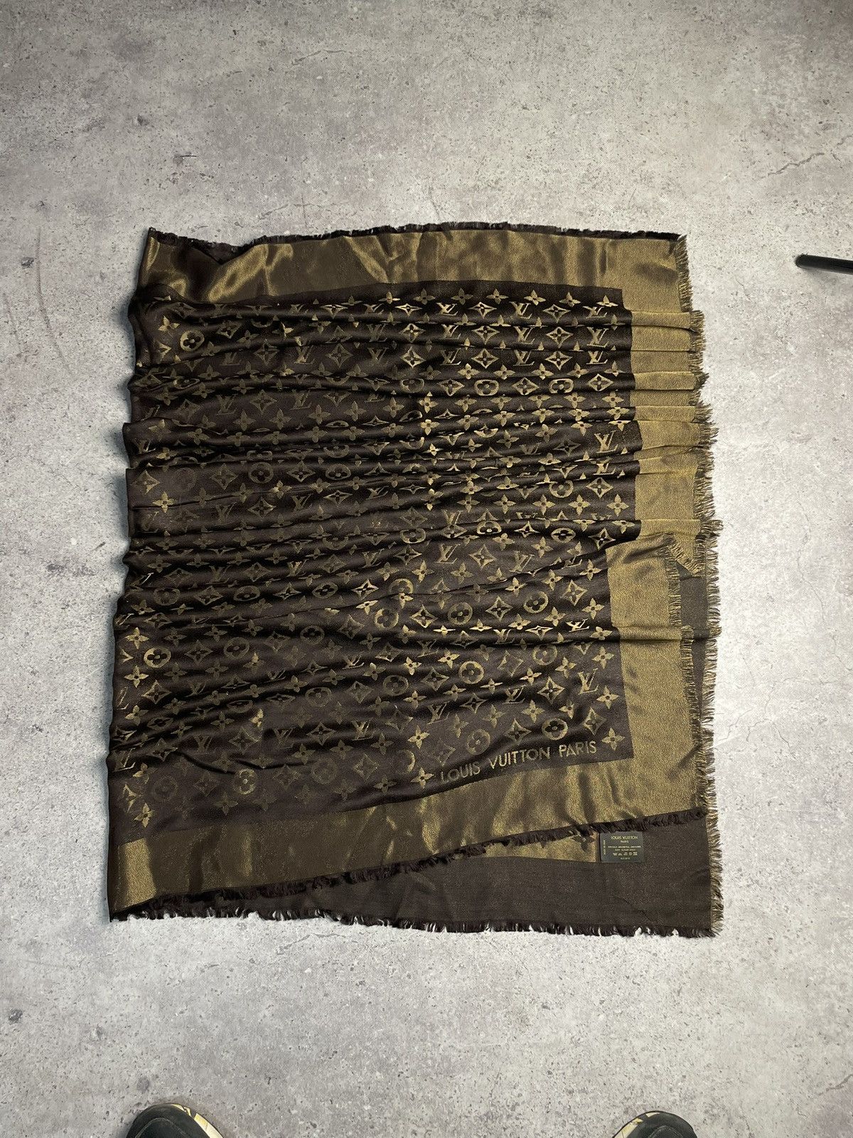 Louis Vuitton Louis Vuitton Brown and Gold Wool scarf Size ONE SIZE - 1 Thumbnail