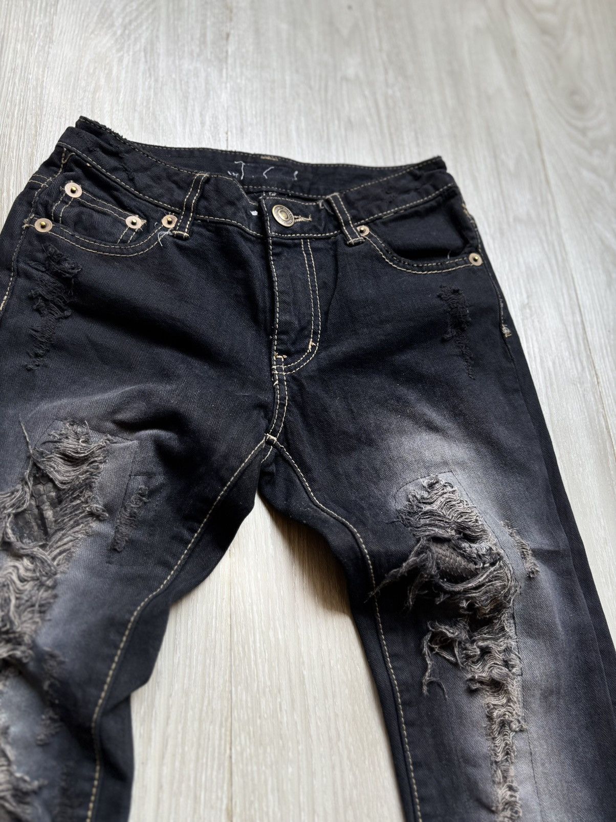 Japanese Brand Distressed flare jeans Size US 26 / EU 42 - 3 Thumbnail