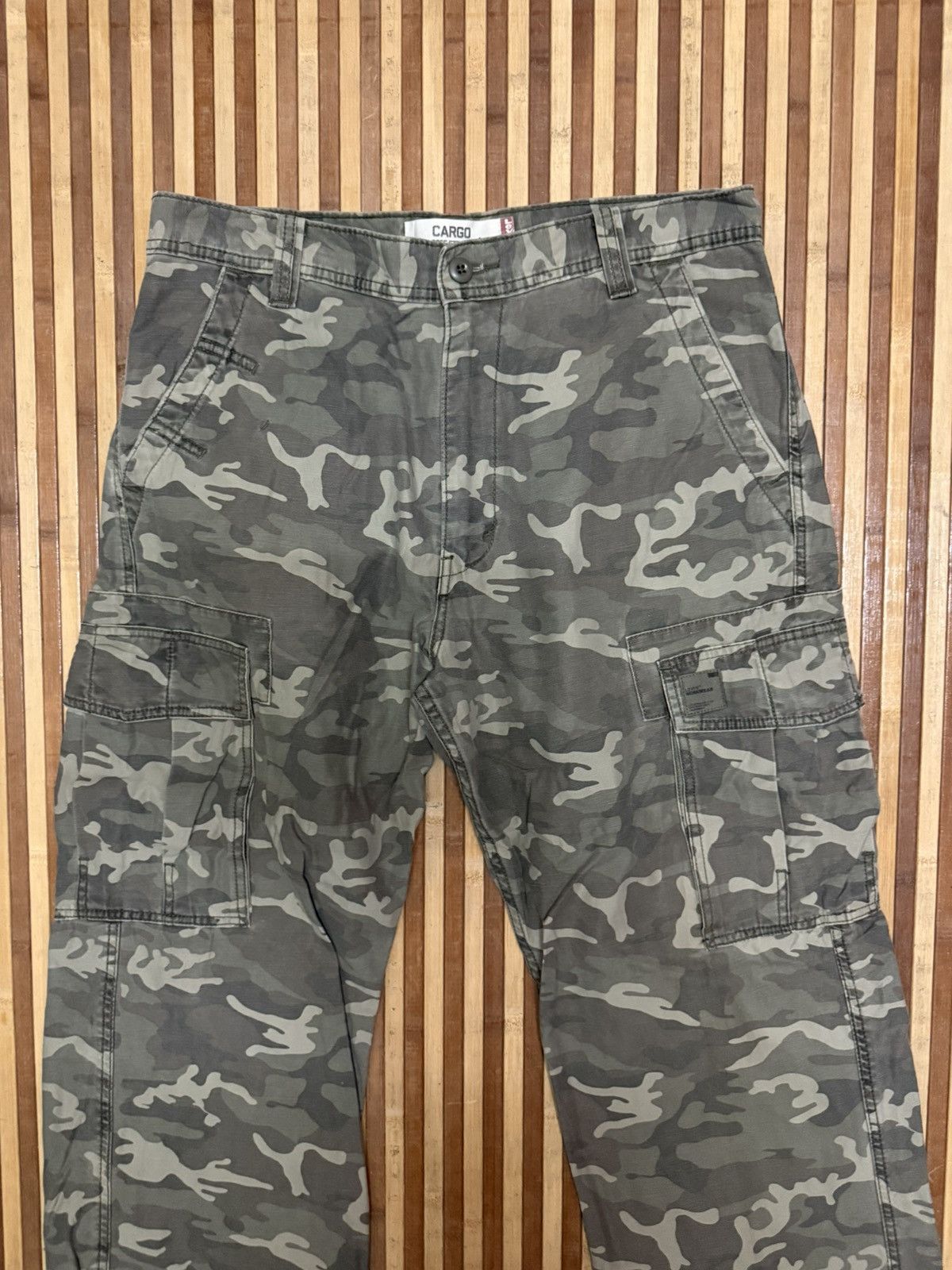 Levi's Levis Camouflage Cargo Pants / Multipocket / Streetwear Size US 36 / EU 52 - 2 Thumbnail