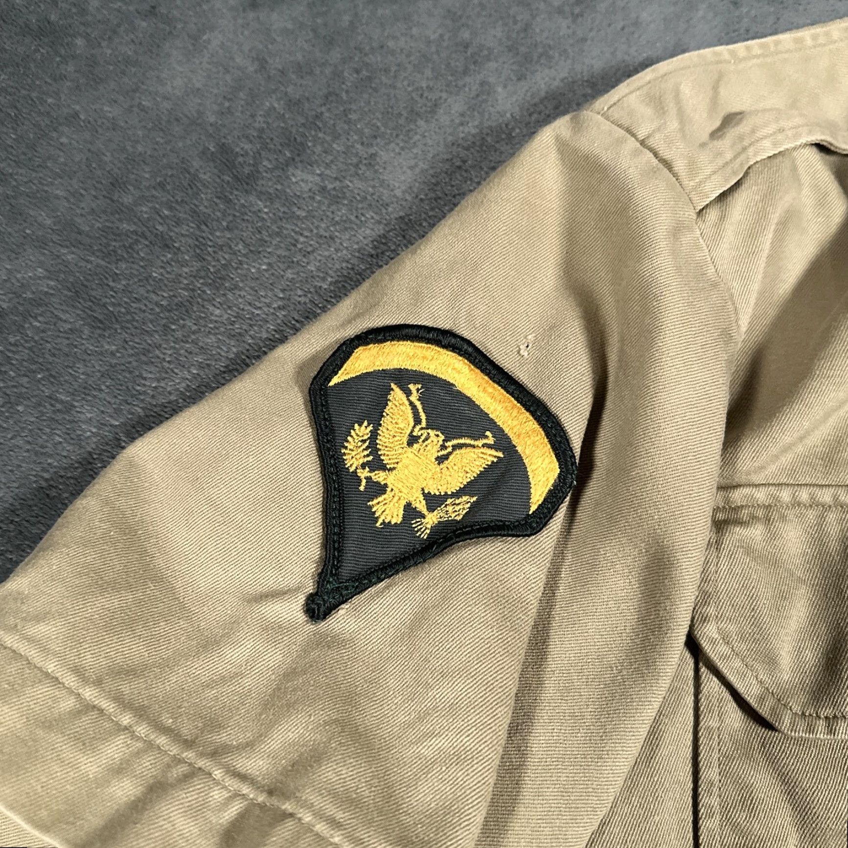 Vintage VINTAGE US ARMY Shirt Mens Khaki Stencil Utility Field Specialist Patch 70s Mili Size US M / EU 48-50 / 2 - 3 Thumbnail