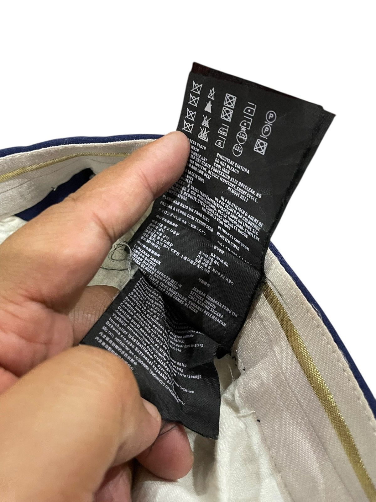Prada Prada Super Comfort Luxury Destroyed Broken Zipper Shorts Size US 38 / EU 54 - 18 Thumbnail