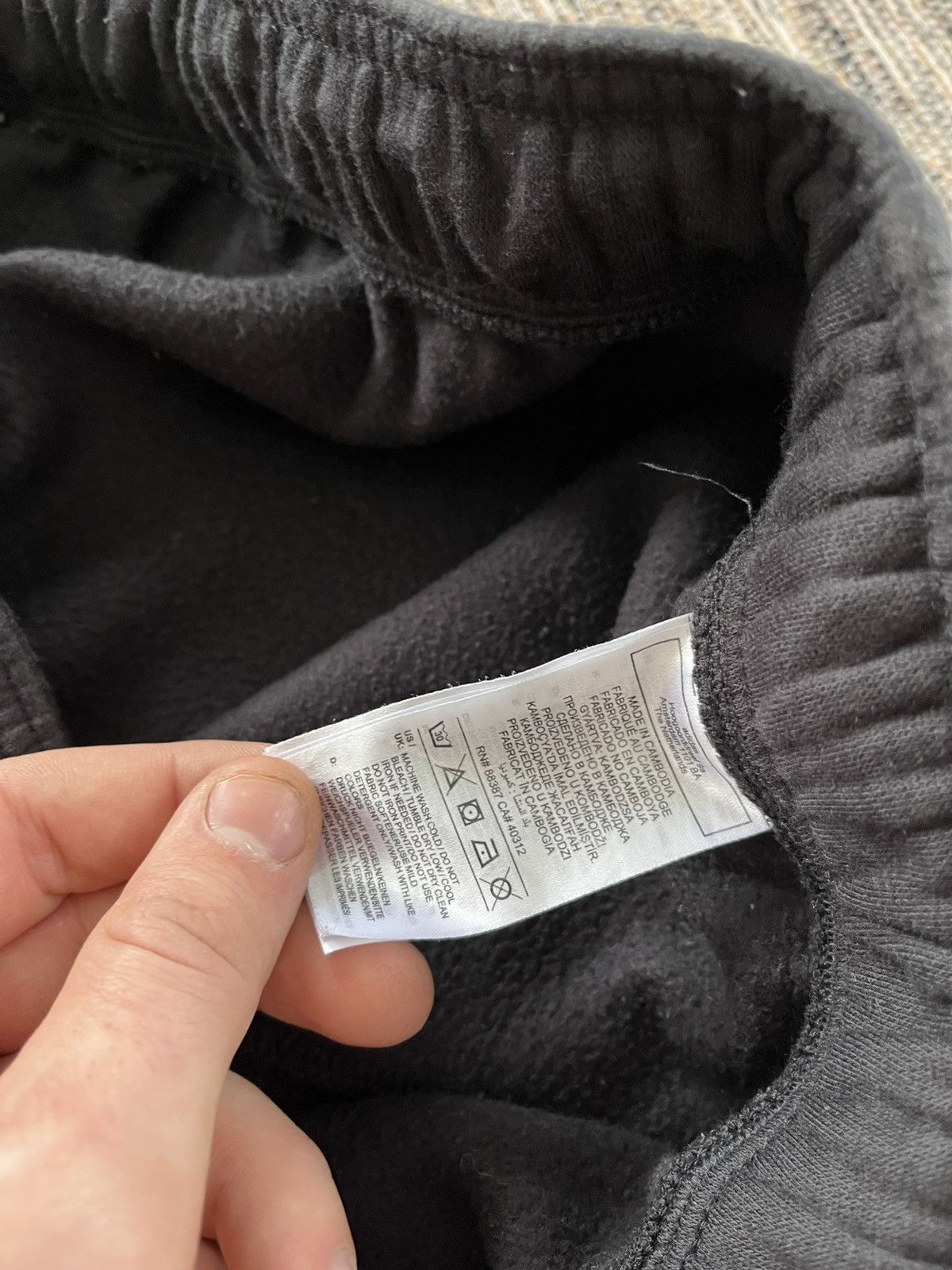 Adidas Vintage Adidas Black Minimalistic sportswear Y2K Sweatpants Size US 34 / EU 50 - 14 Thumbnail