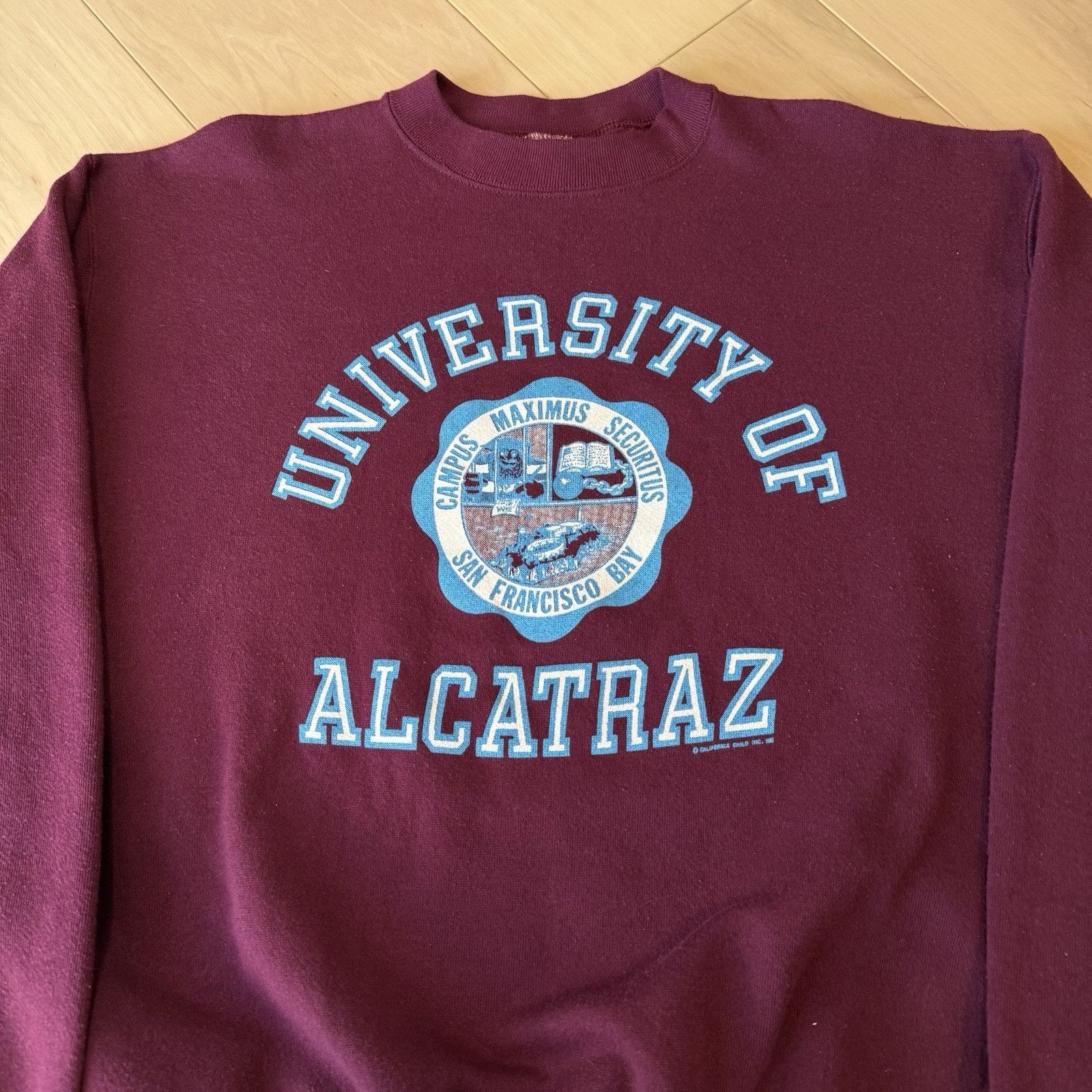 Vintage Vintage University of Alcatraz Sweatshirt XL Maroon 80s Size US XL / EU 56 / 4 - 3 Thumbnail