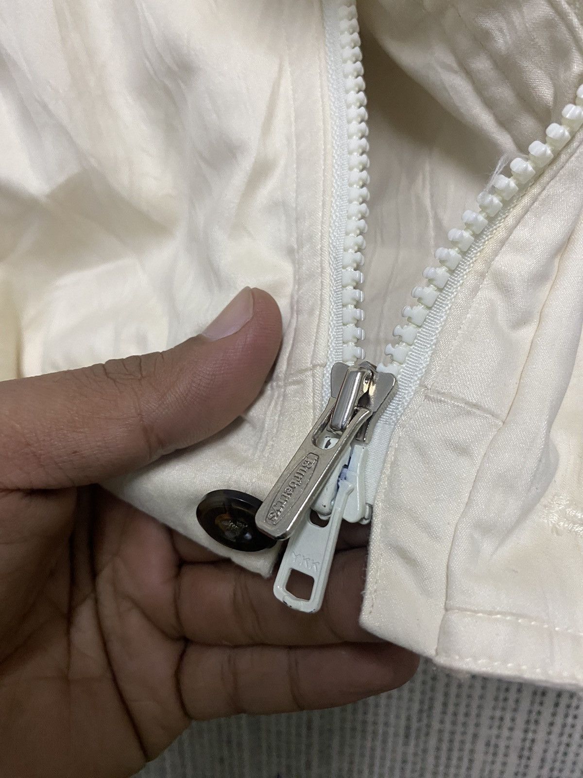 Burberry × Vintage 80s BURBERRY MEN’S CREM BOMBER JACKET Size US M / EU 48-50 / 2 - 13 Thumbnail
