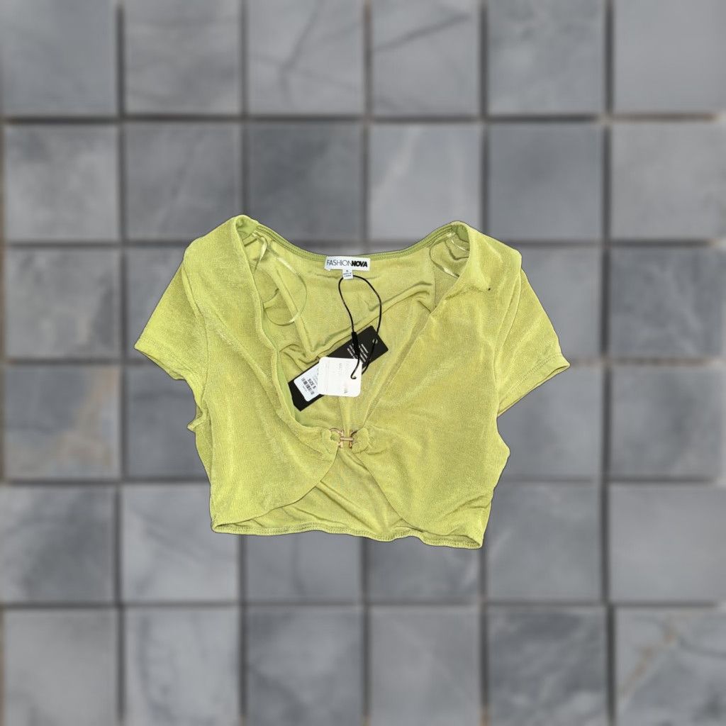 Fashion Nova Fashion Nova Cropped Shirt Green Size Small BNWT Size S / US 4 / IT 40 - 1 Thumbnail